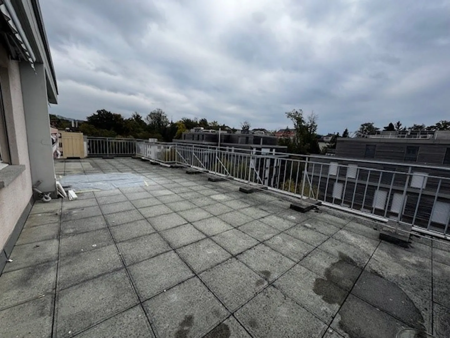 Appartamento di quattro stanze al 5° piano con grande terrazza - Foto 4 di 7