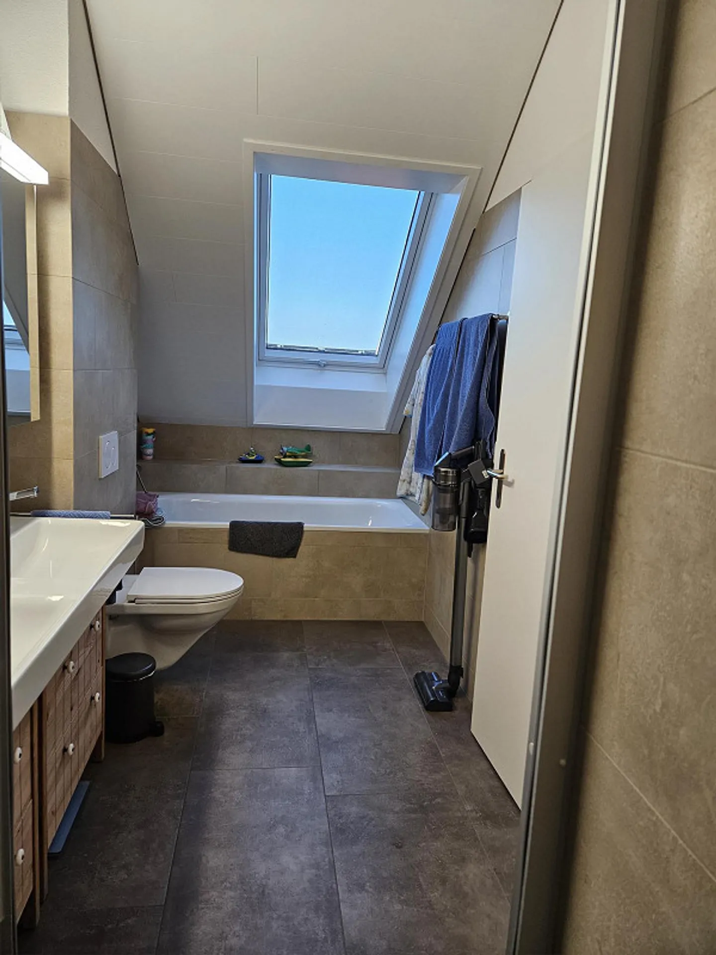 Appartement de 4,5 pièces à louer dans les combles - Photo 10 sur 15