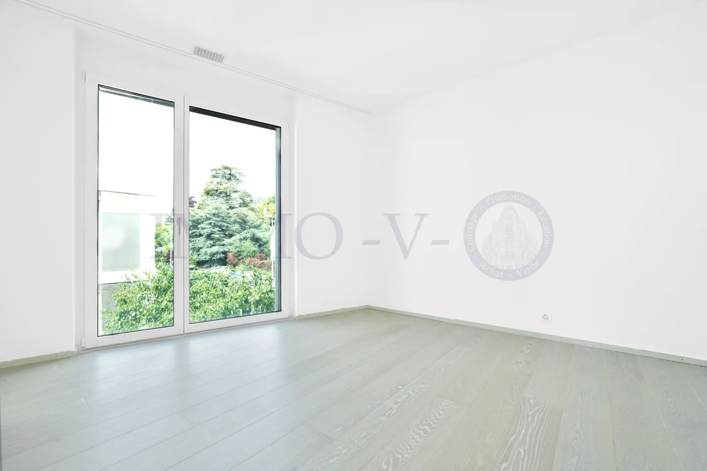 7 MIN DA VEVEY: APPARTAMENTO LUSSUOSO CON GRANDE TERRAZZA BALCONE E VISTA PANORAMICA - Foto 8 di 10