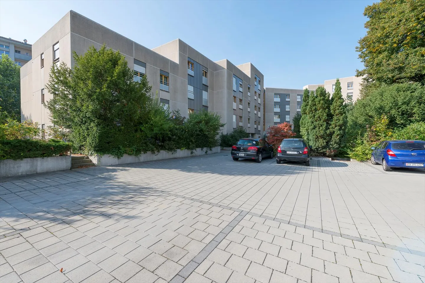 Spacious and bright - Photo 1 of 13