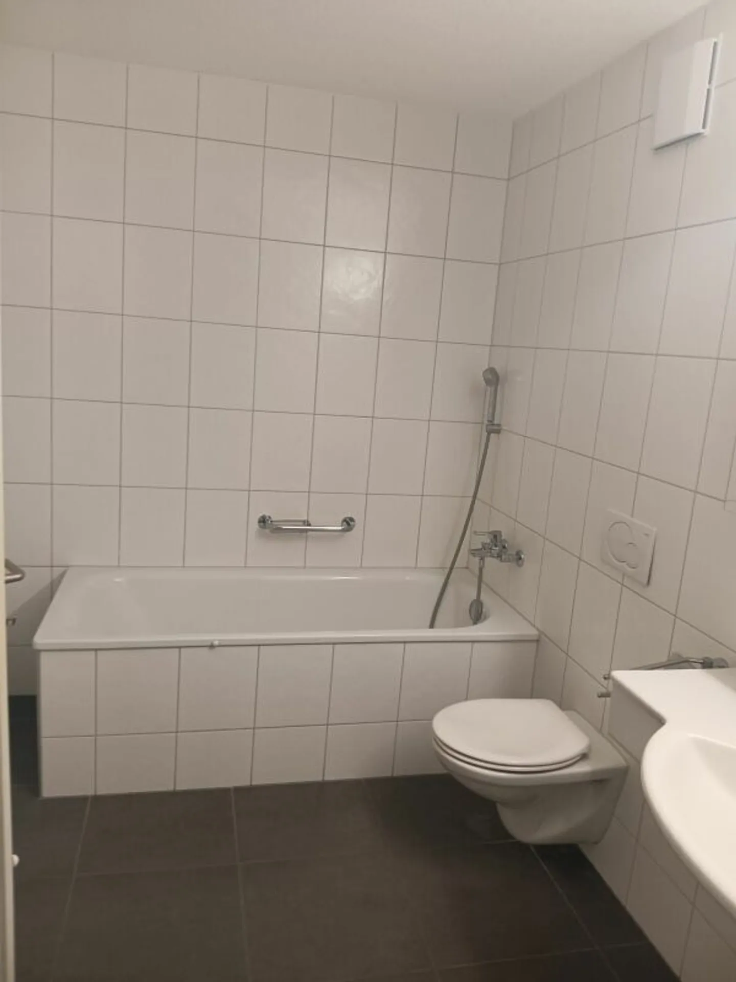 Modernes Apartment in Ins - Foto 8 von 9