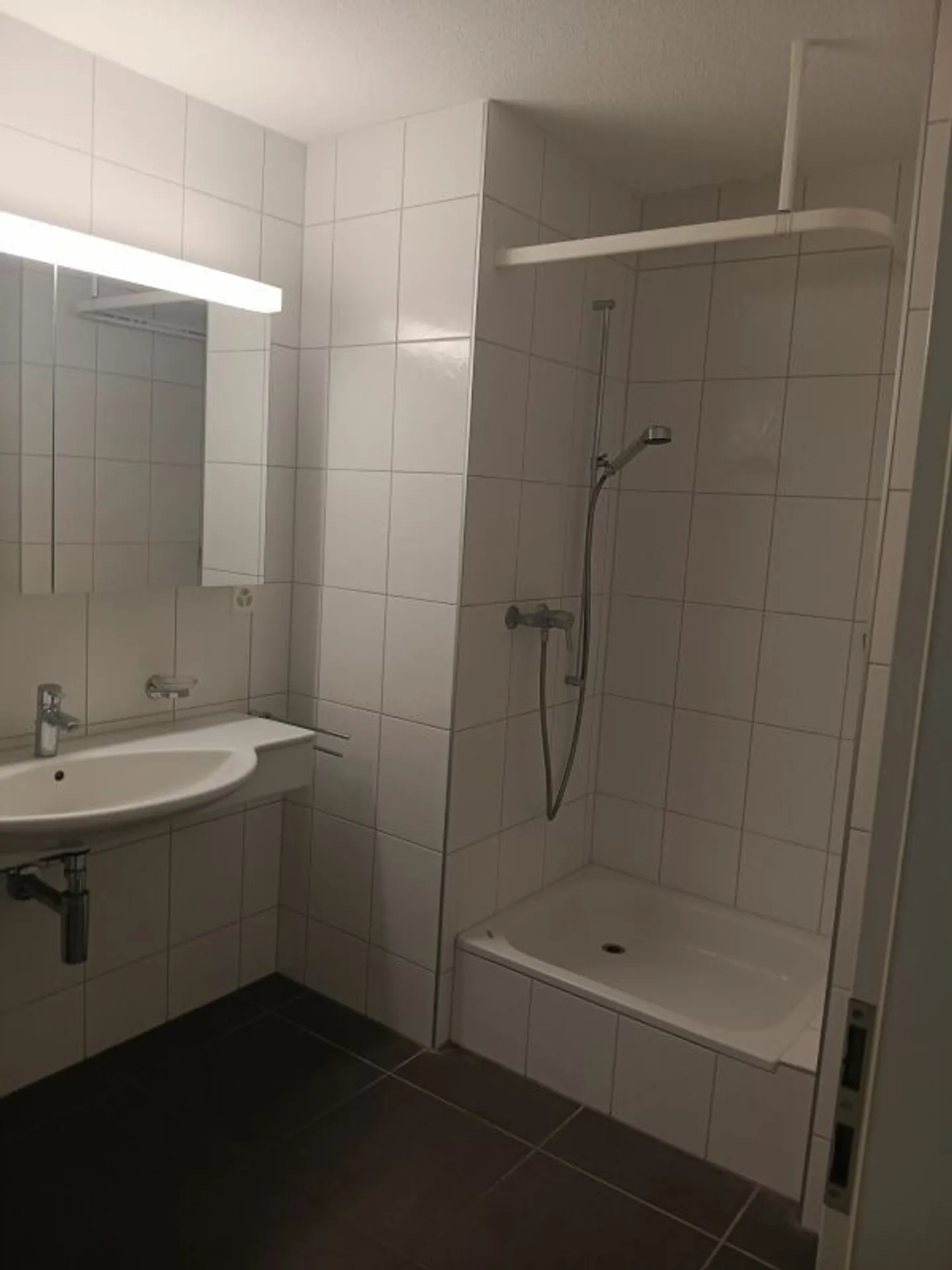 Modernes Apartment in Ins - Foto 9 von 9