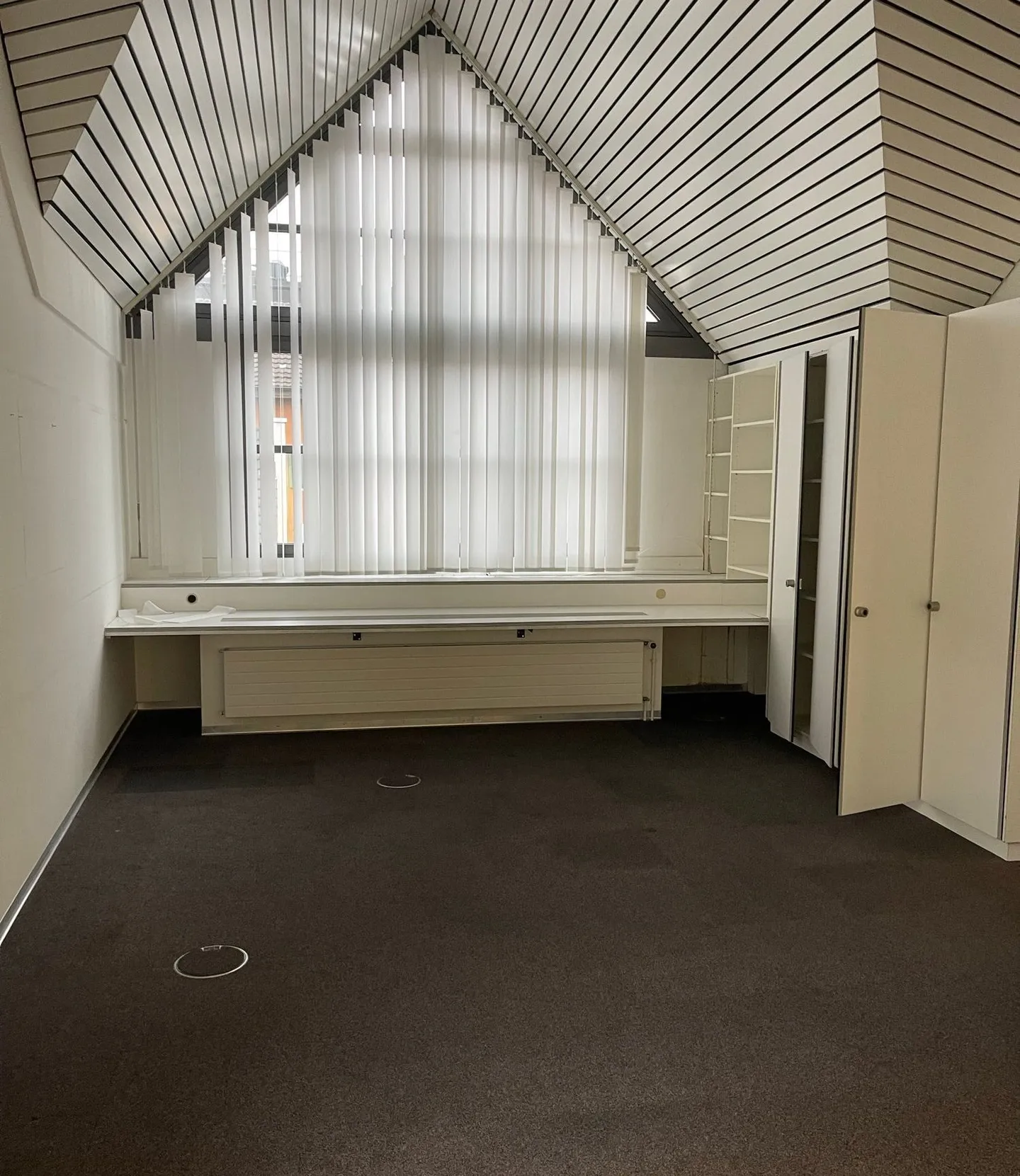 zentrale und grosszügige Gewerbefläche am Zürichsee - Foto 3 von 6