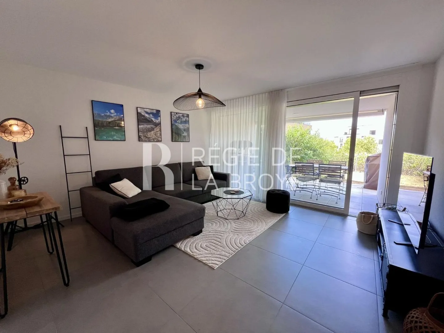 Apartment with 3.5 rooms on the ground floor in Estavayer-le-Lac - Photo 1 of 12