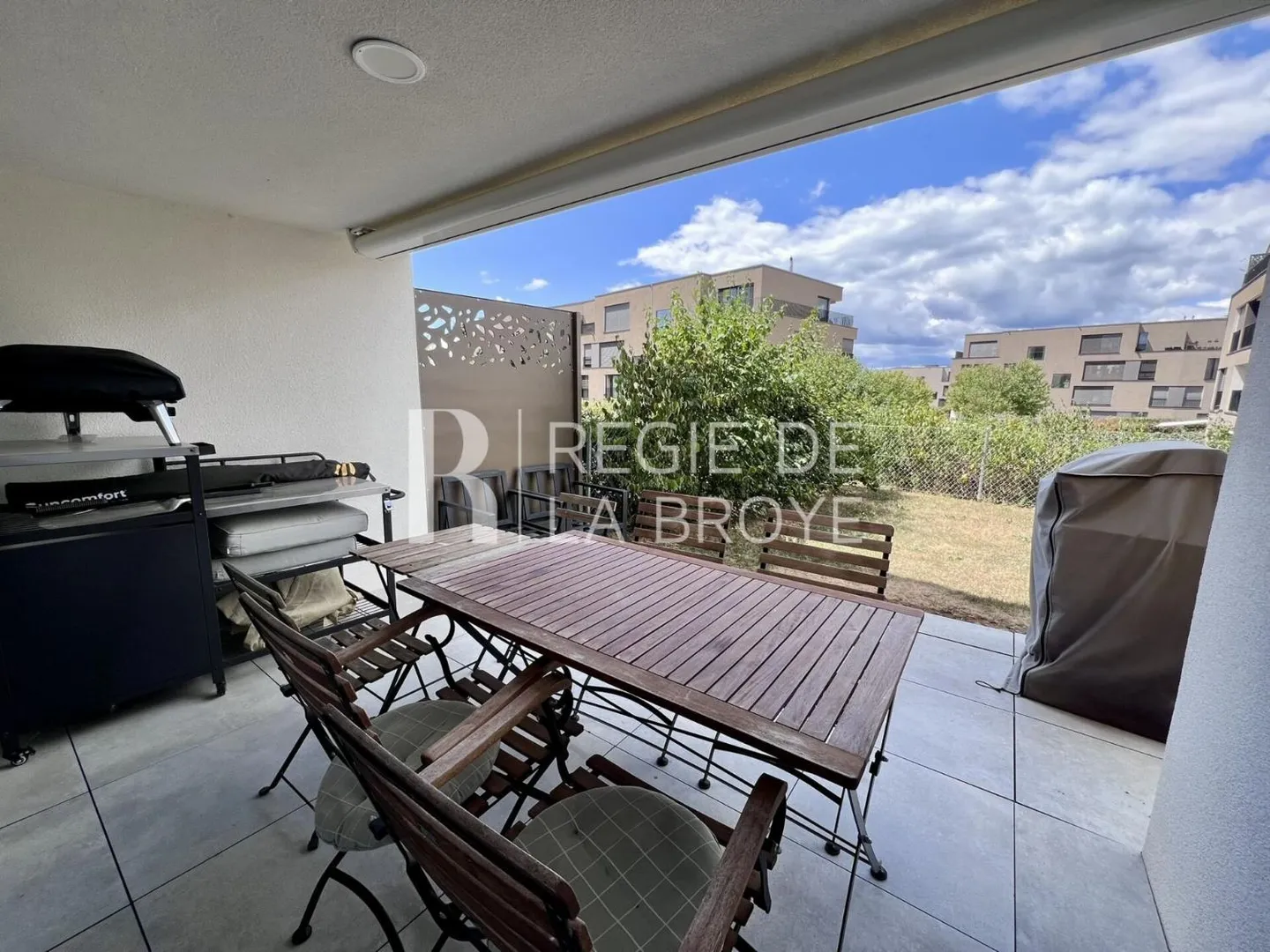 Apartment with 3.5 rooms on the ground floor in Estavayer-le-Lac - Photo 2 of 12