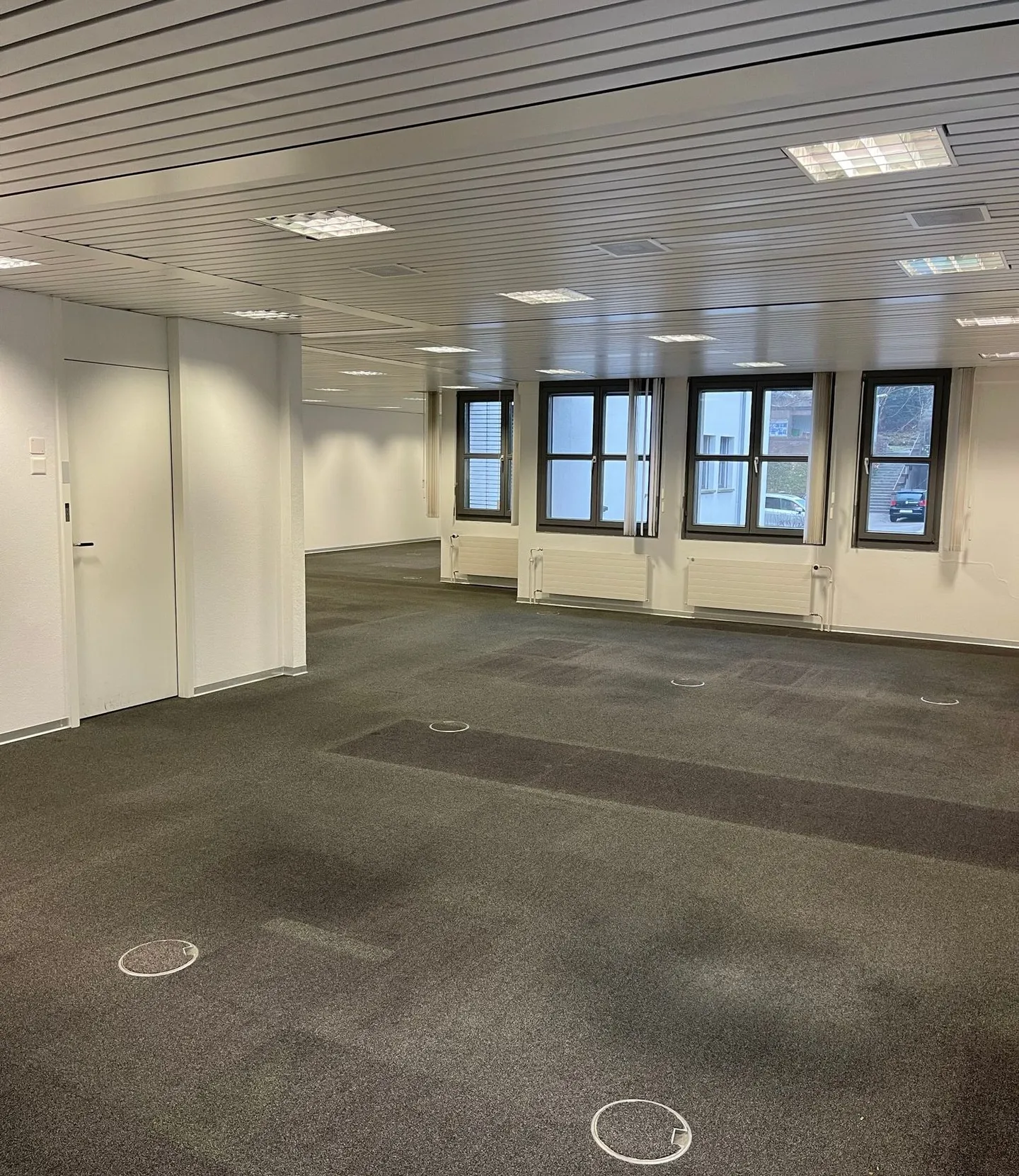 zentrale und grosszügige Gewerbefläche am Zürichsee - Foto 2 von 6