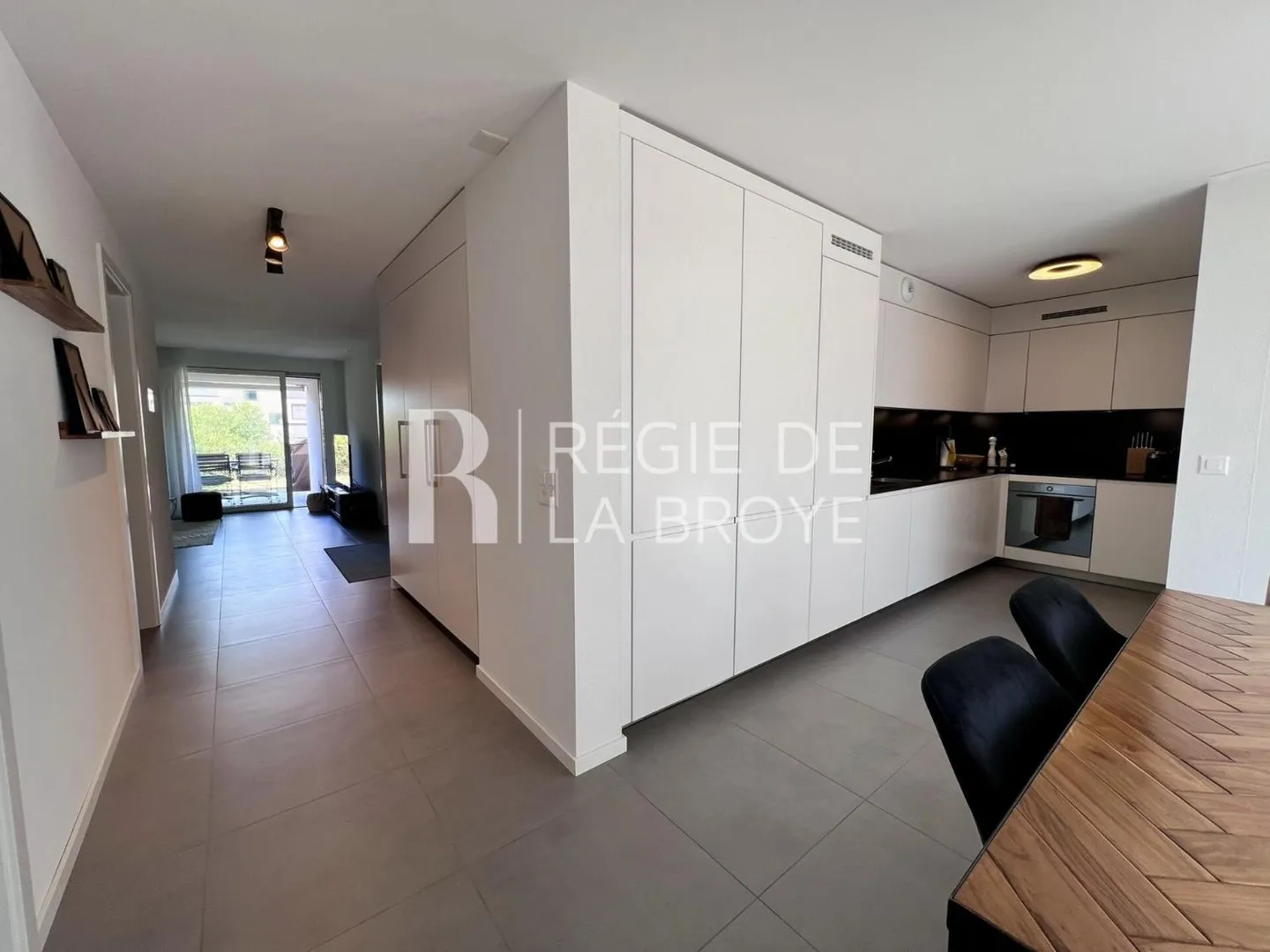 Apartment with 3.5 rooms on the ground floor in Estavayer-le-Lac - Photo 5 of 12