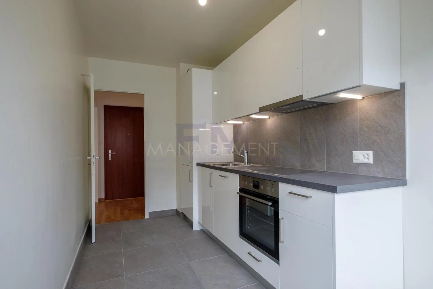 Servette, Avenue de Luserna, 4 stanze al 3° piano, ca. 65m2 - Foto 4 di 11