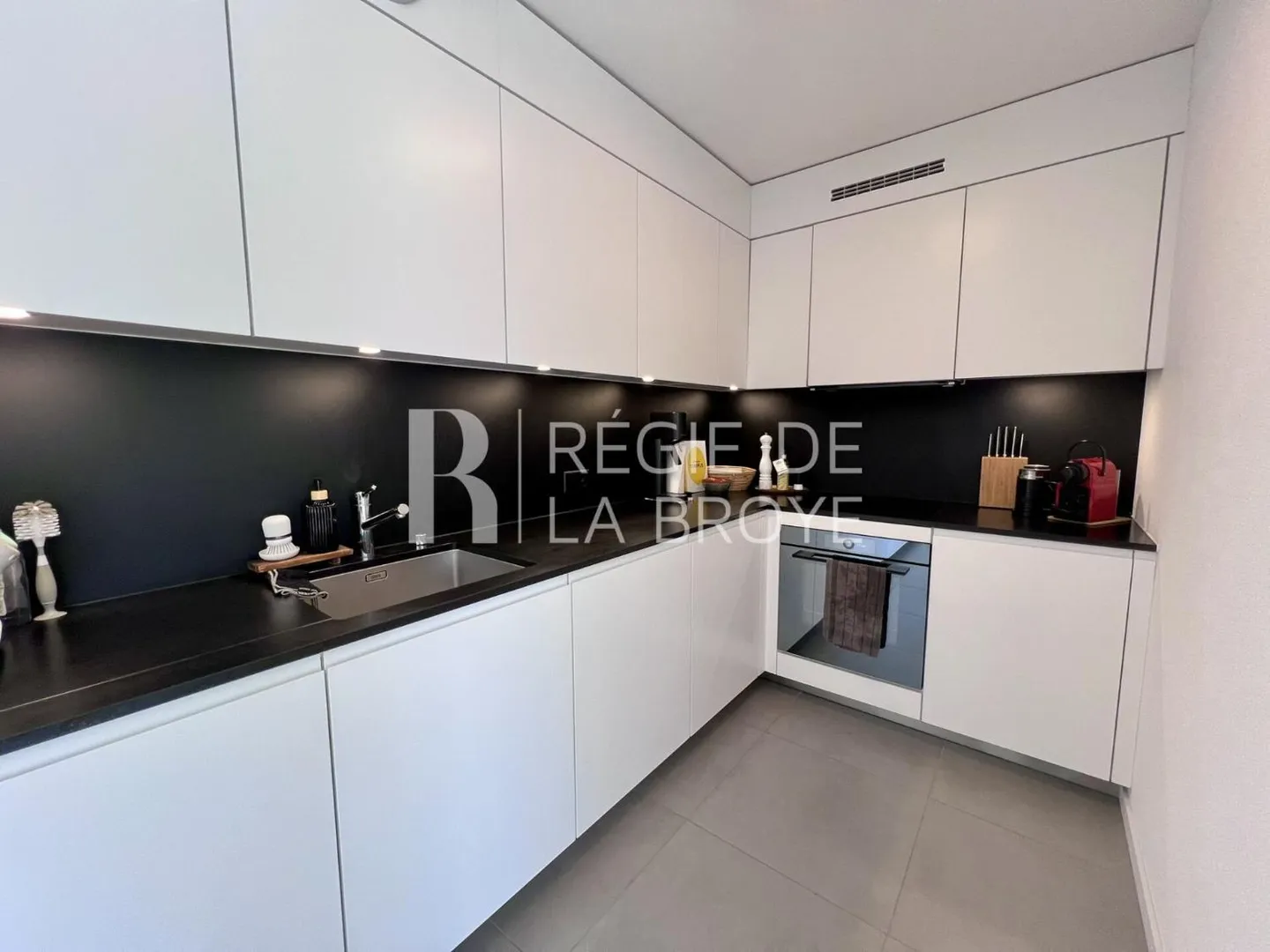 Apartment with 3.5 rooms on the ground floor in Estavayer-le-Lac - Photo 9 of 12