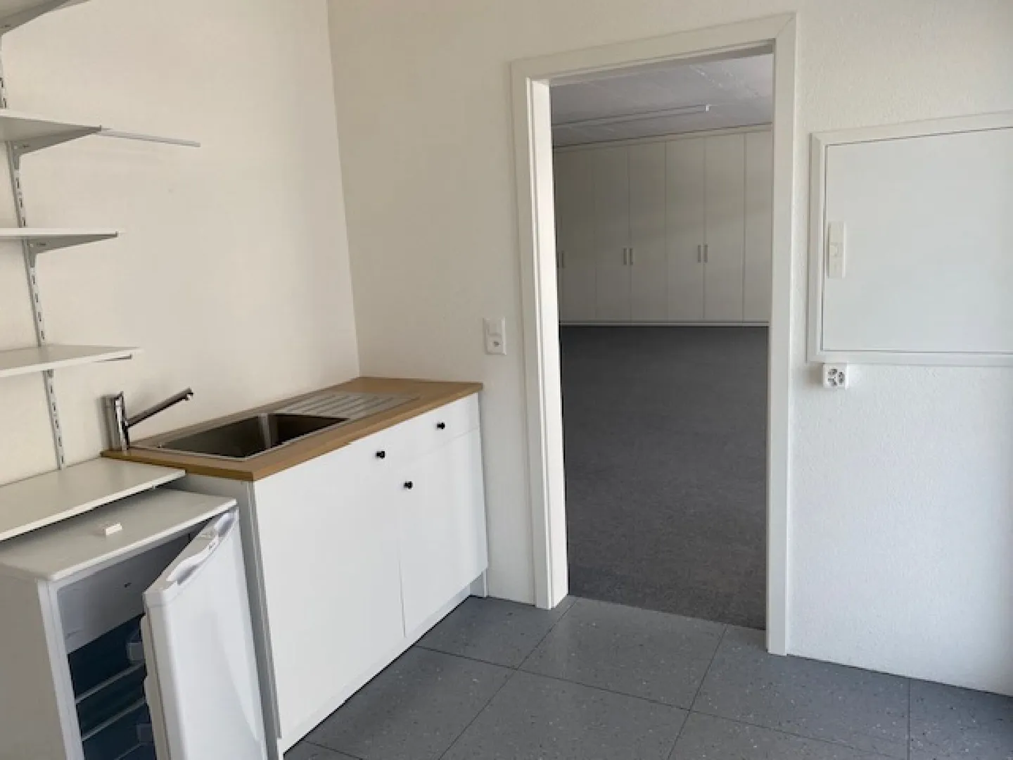Spazi per uffici in affitto - Centrale nell'area industriale di Reiden - Foto 6 di 6