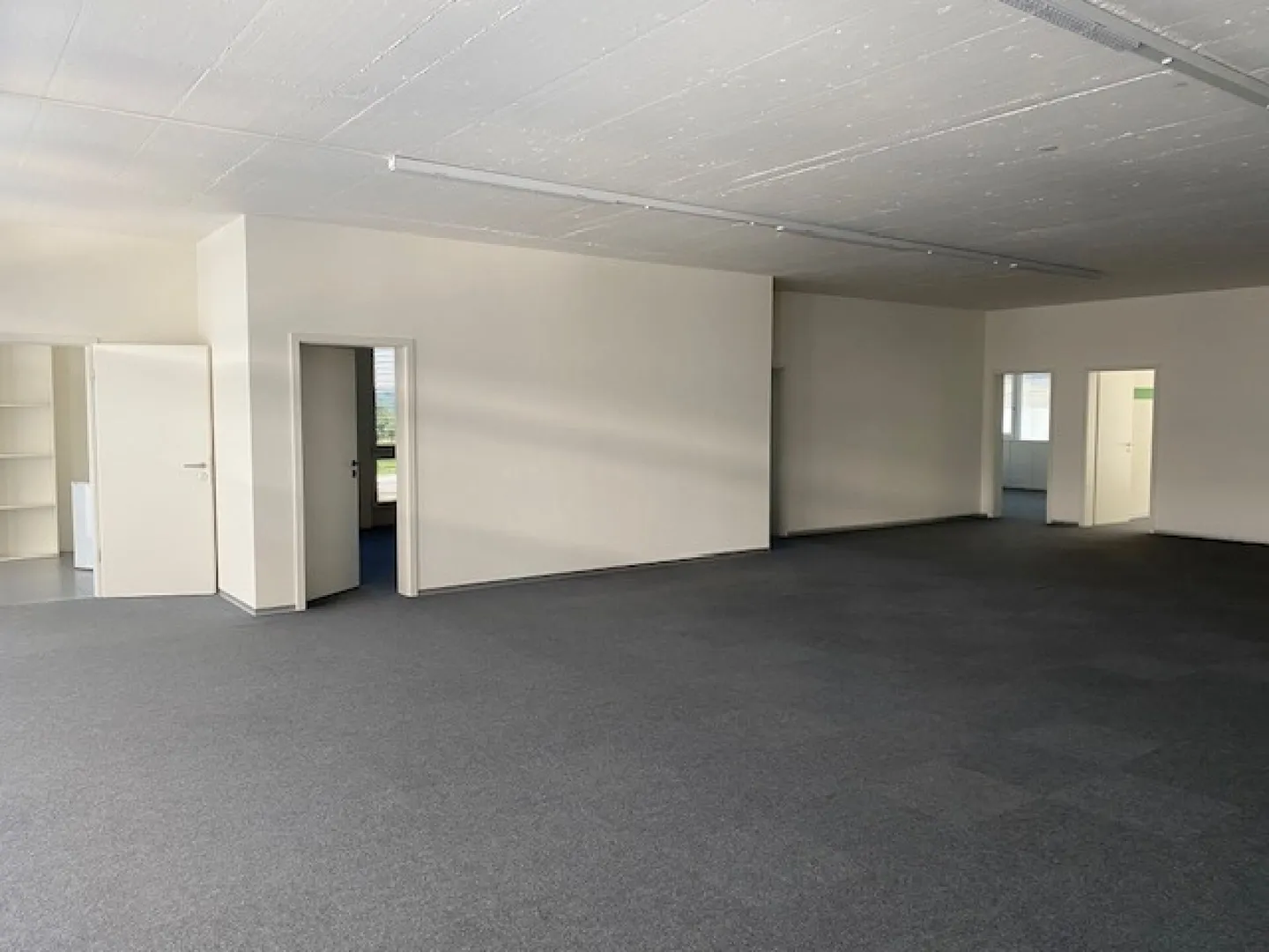 Spazi per uffici in affitto - Centrale nell'area industriale di Reiden - Foto 4 di 6