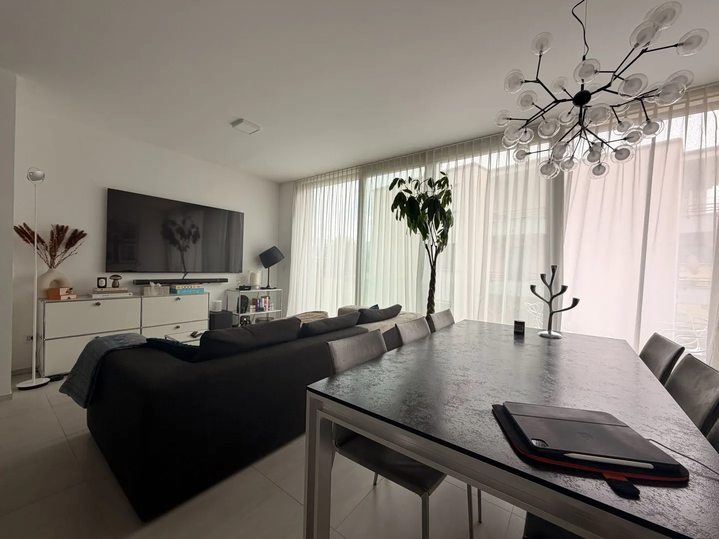 AGNO · PROPRIÉTÉ D'INVESTISSEMENT DE 2,5 PIÈCES AVEC TOIT TERRASSE PANORAMIQUE - Photo 5 sur 19