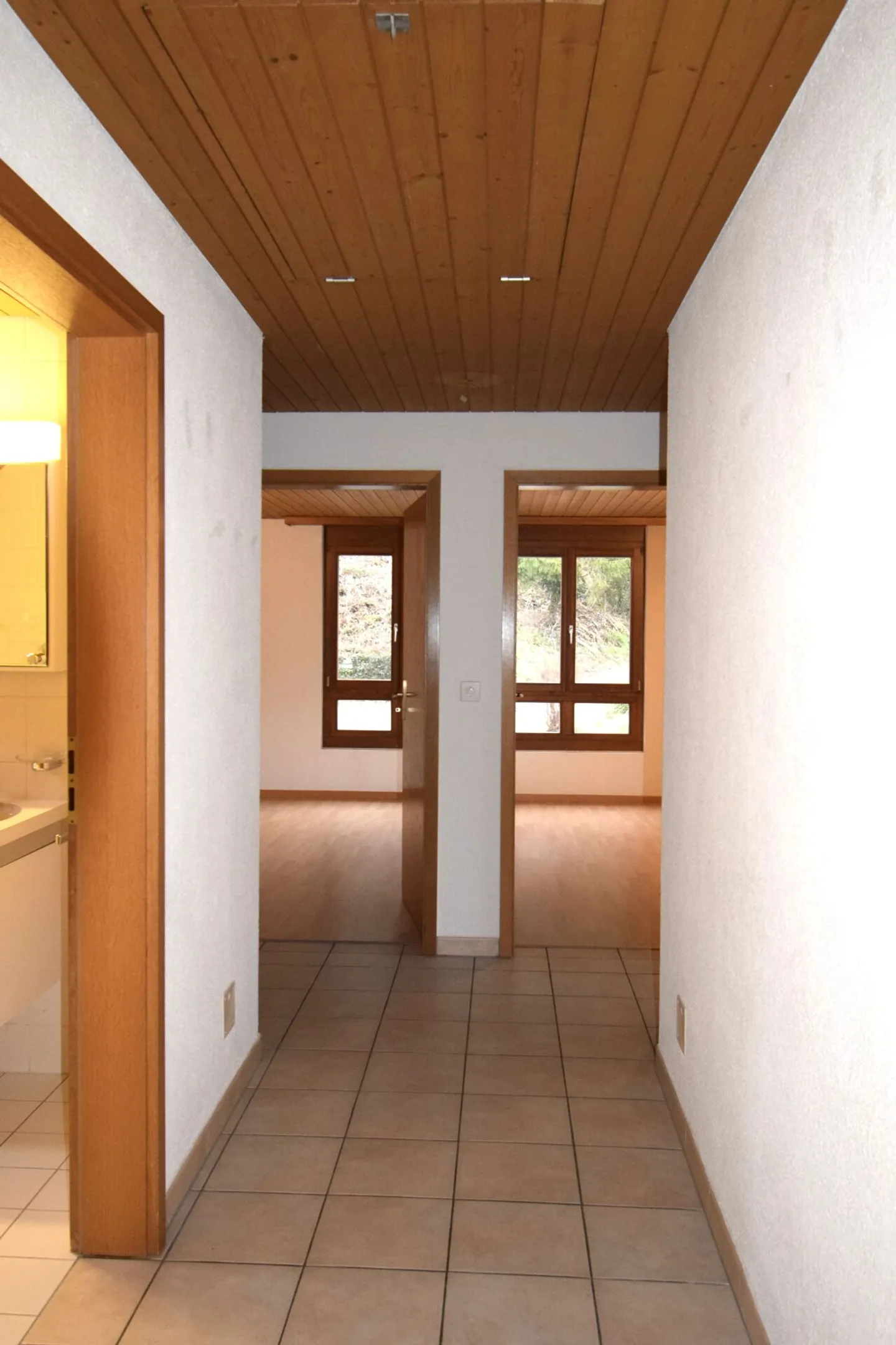 Appartement en attique idyllique avec deux balcons ! - Photo 4 sur 8
