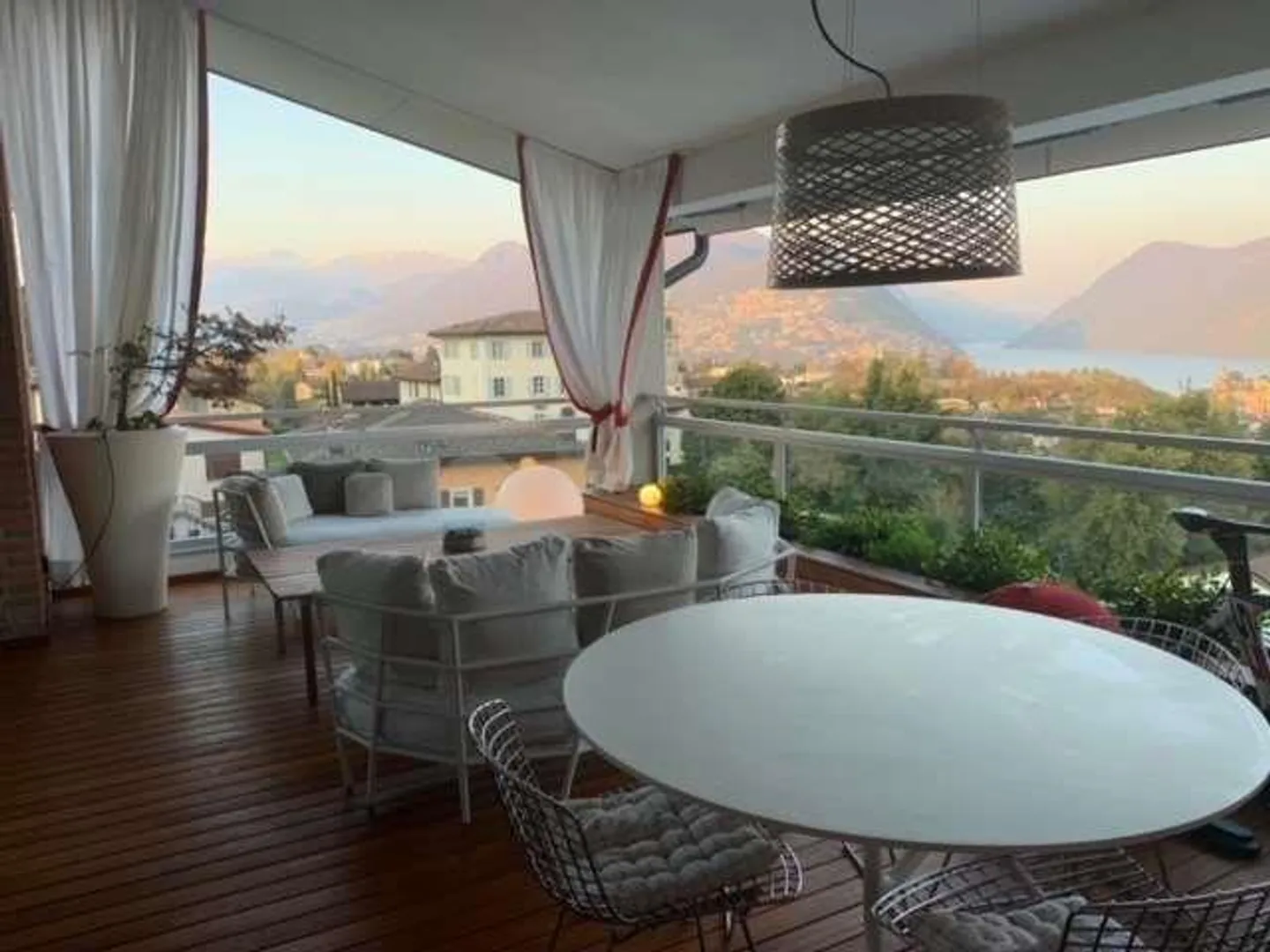 Montagnola - Exclusive Penthouse Duplex with Lake View, 50 m from TASIS - Photo 7 of 13