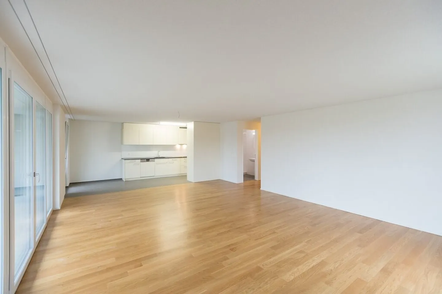 Moderne 2.5-Zimmerwohnung - Foto 3 von 7