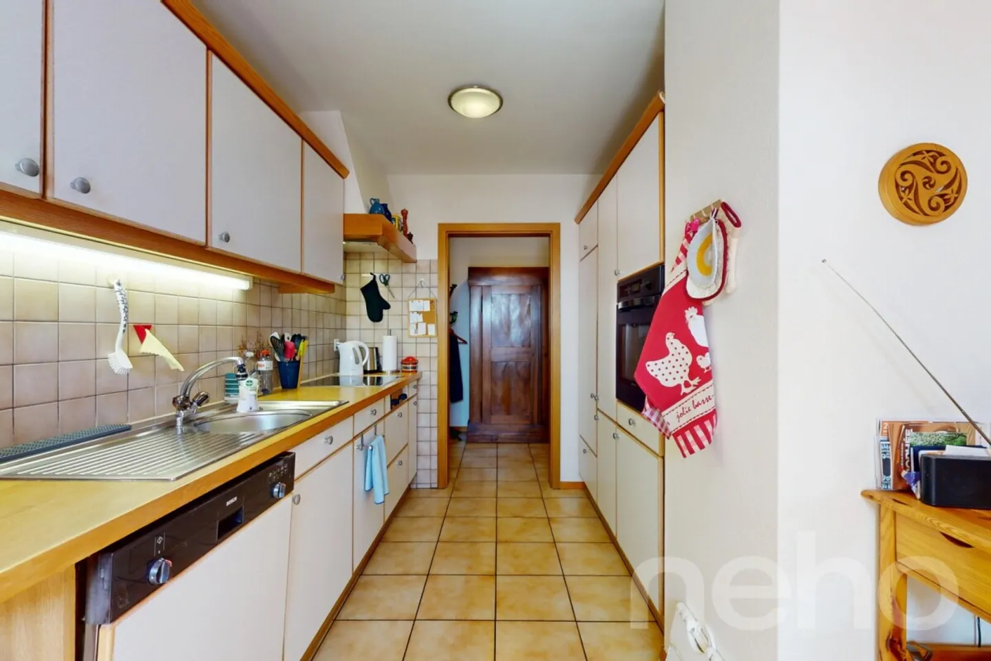 Spacious Apartment with Balcony - Photo 8 of 13