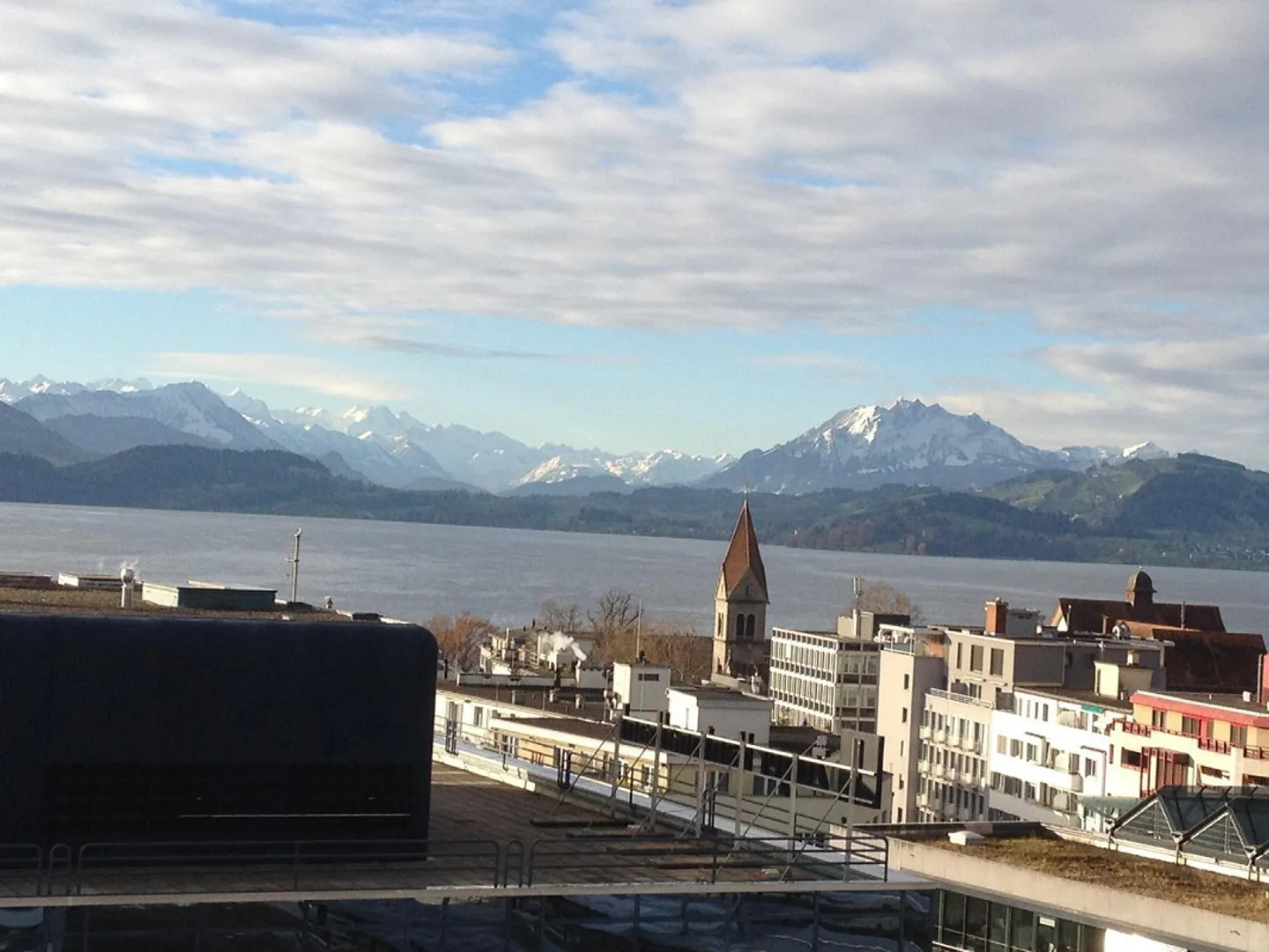 Spazio di lavoro rappresentativo sopra i tetti di Zug - Foto 1 di 3