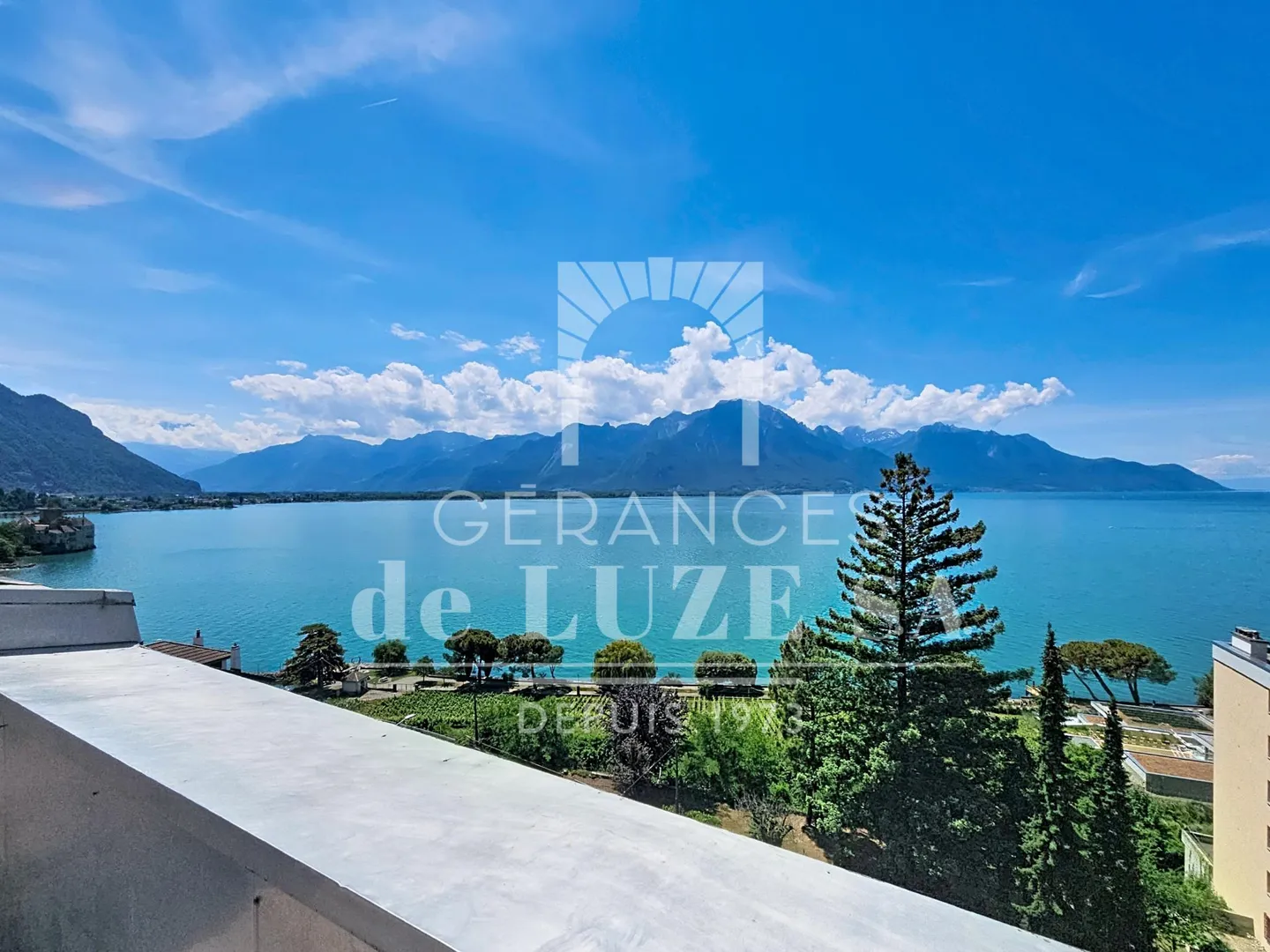 Balcony by the Lake: 2 Rooms with a View of Chillon Castle - Photo 21 of 23