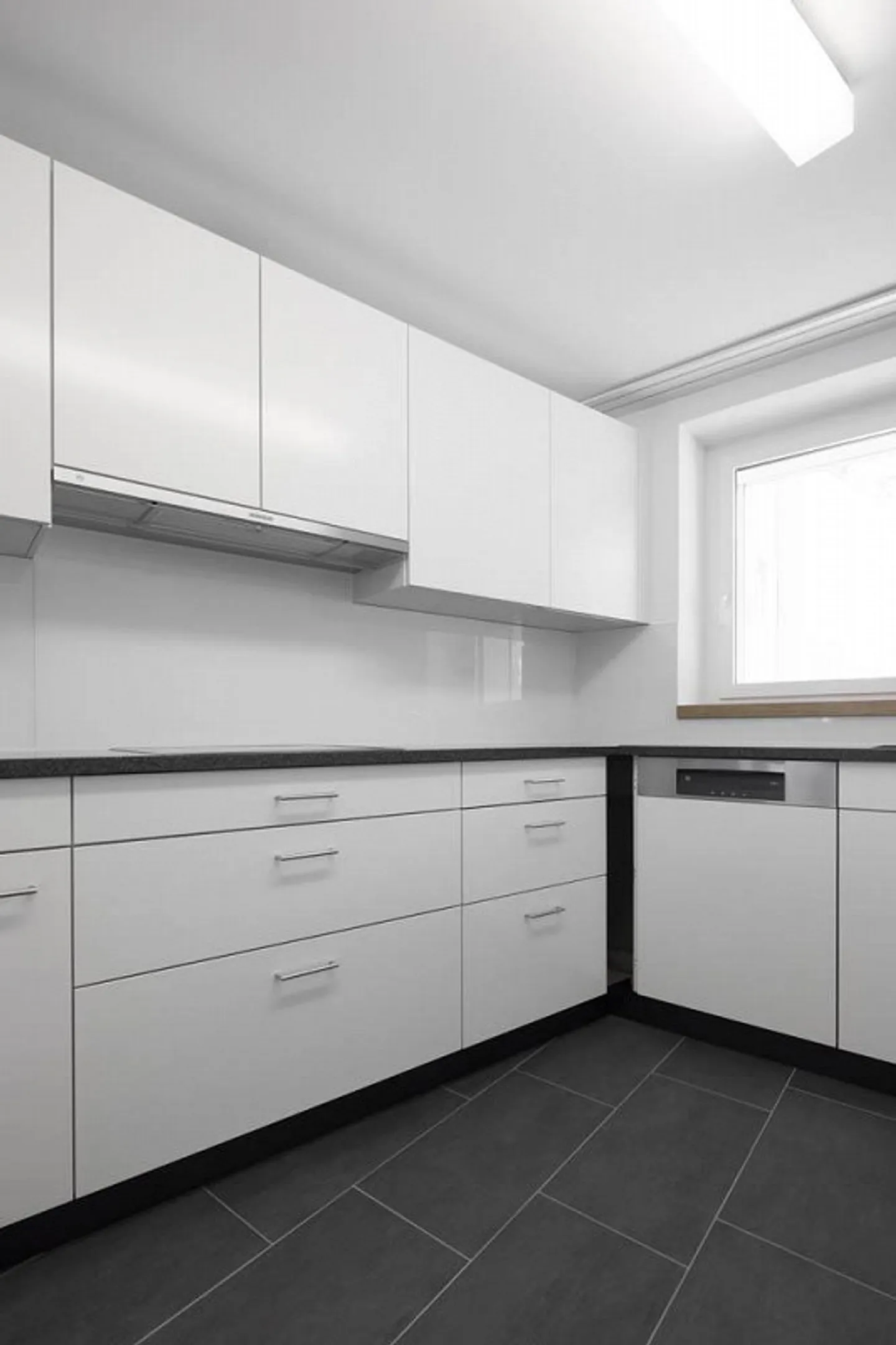 Stadtnahe Familienwohnung mit verglastem Balkon - Photo 4 sur 13