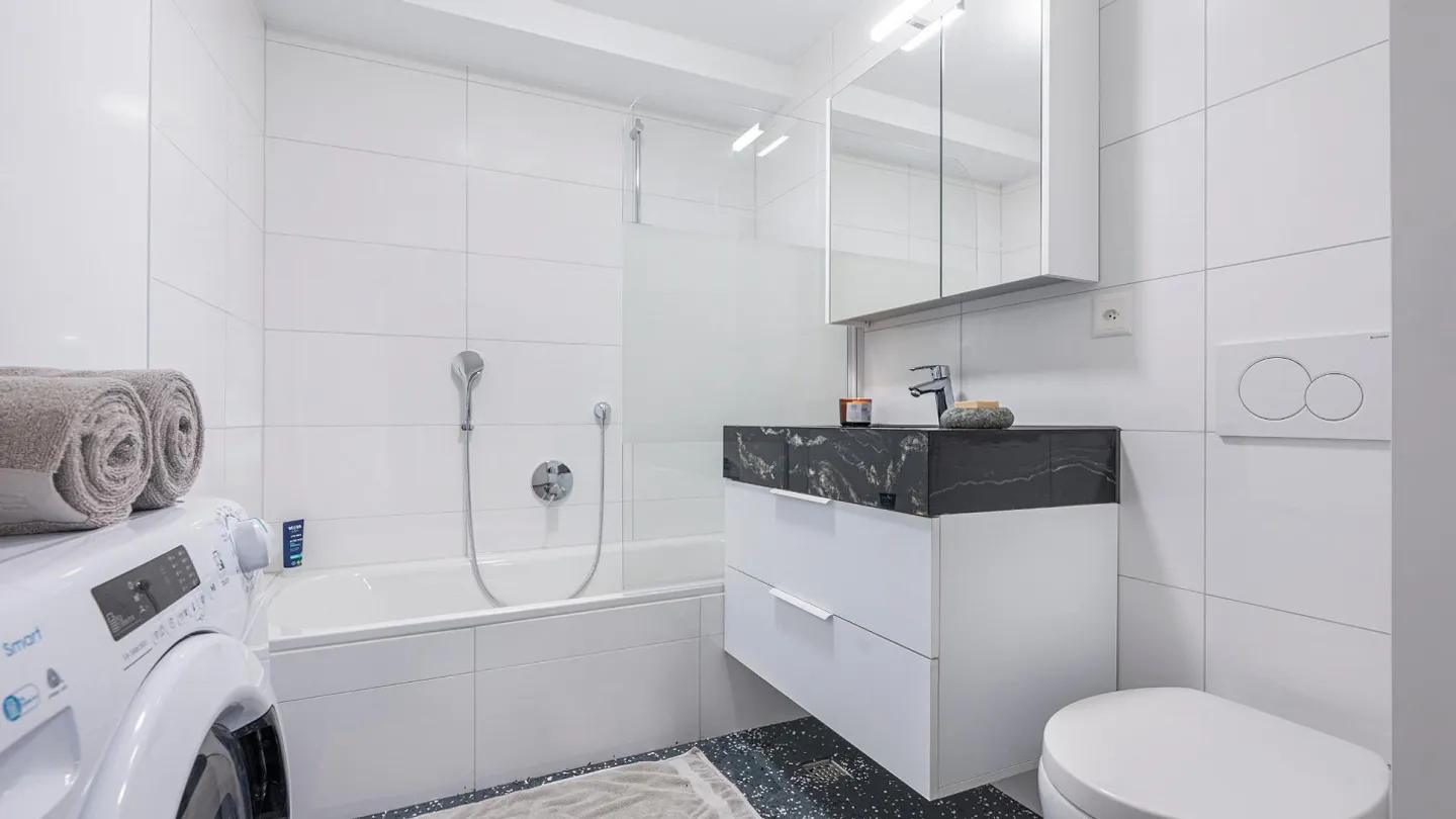 Edificio residenziale completamente ristrutturato | 8 appartamenti | 4% di rendimento | Cantone di Argovia - Foto 8 di 17