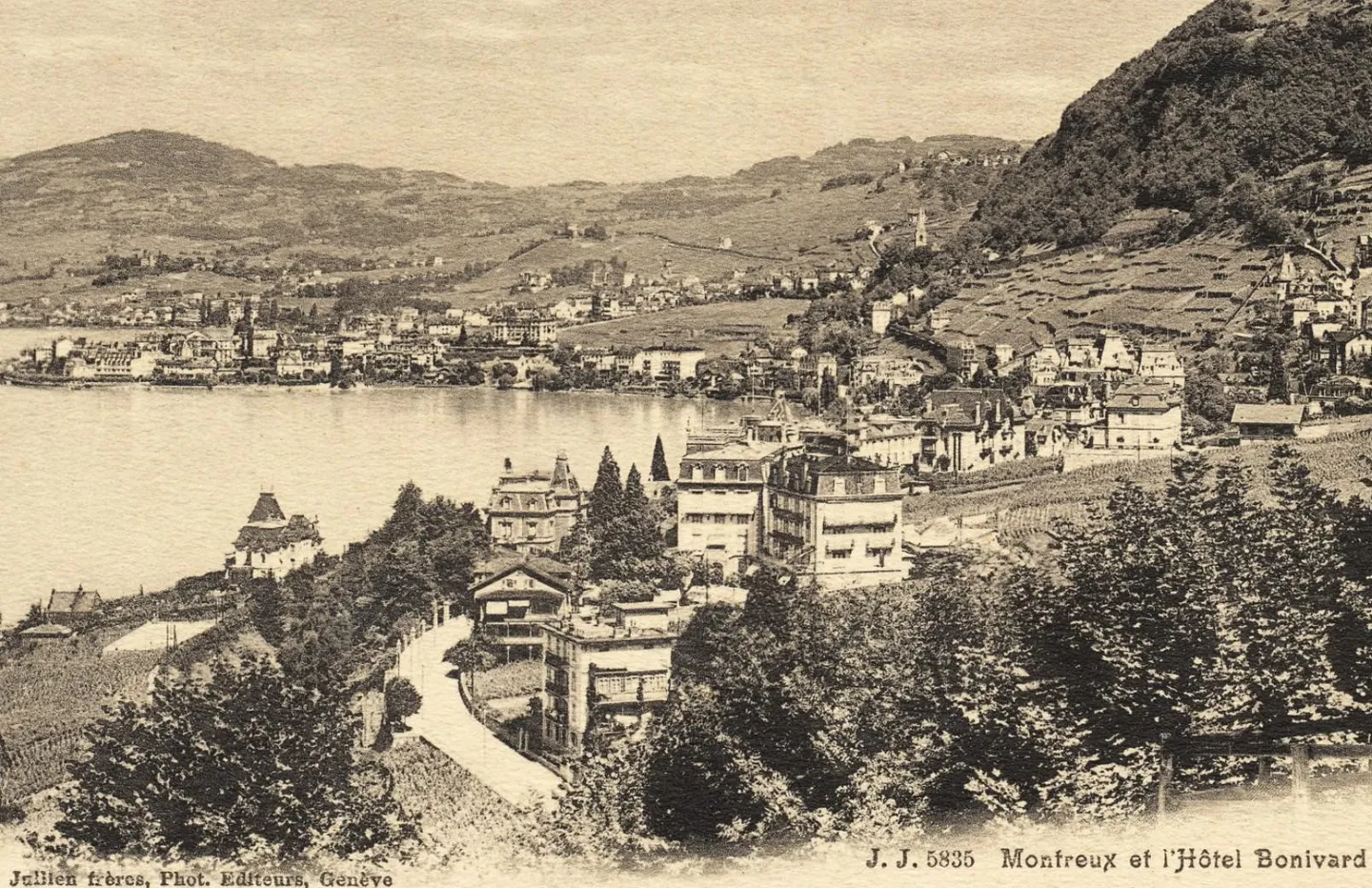 Balcony by the Lake: 2 Rooms with a View of Chillon Castle - Photo 23 of 23