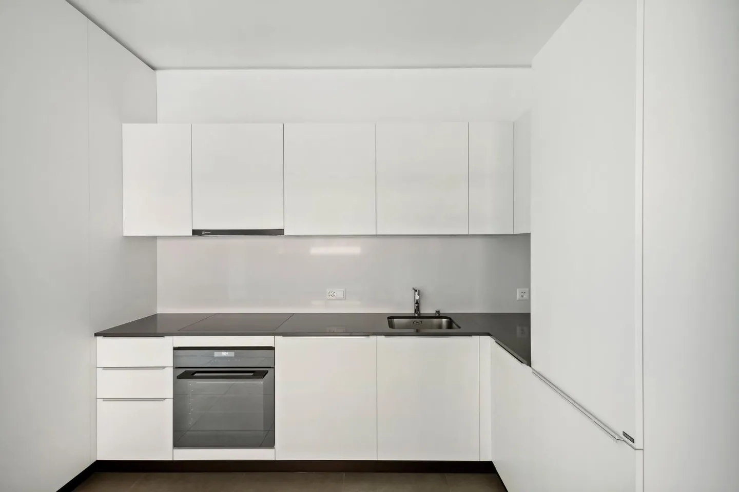 Moderne et lumineux 2.5 pièces - Photo 2 sur 8