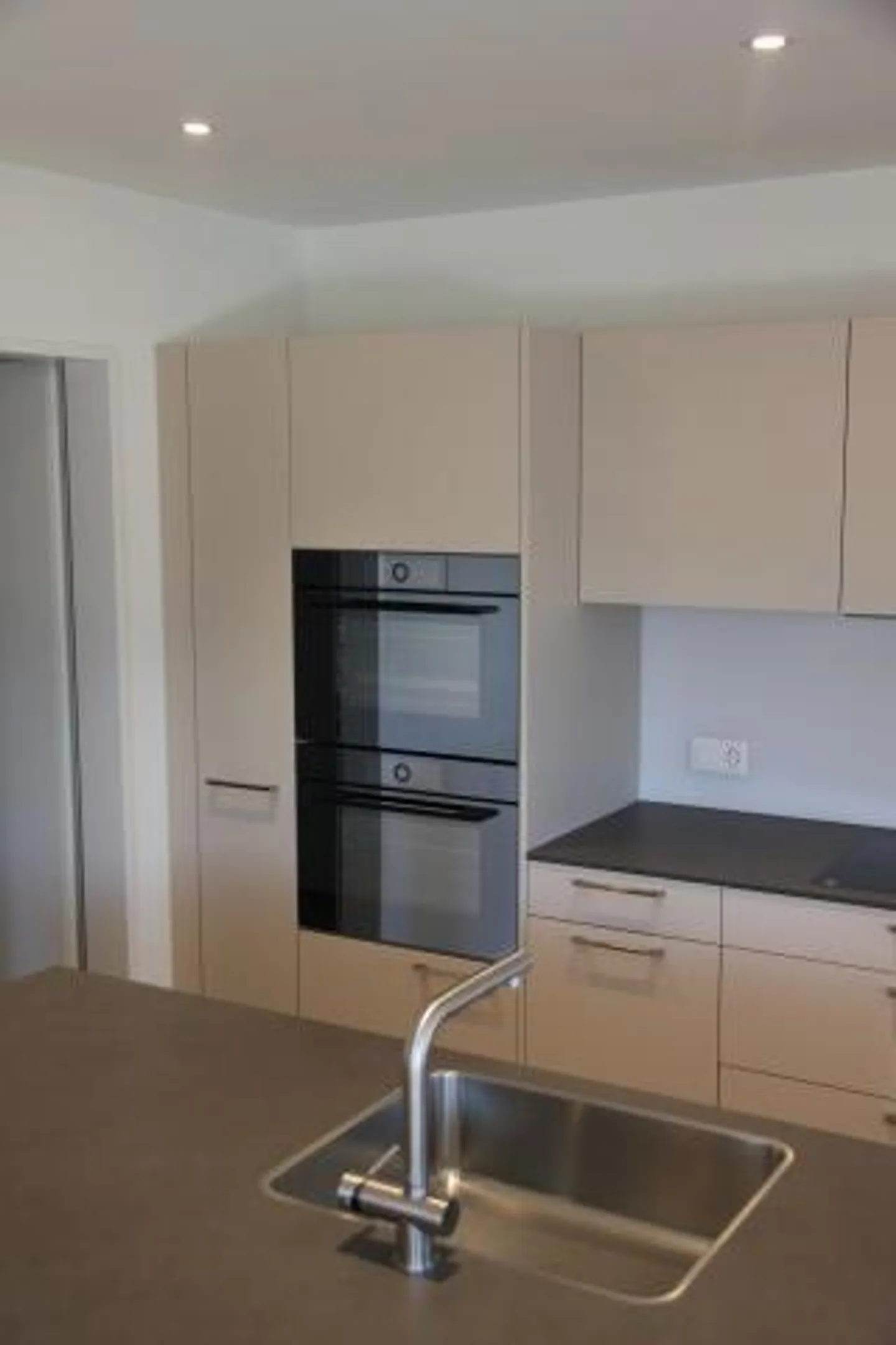 **FIRST OCCUPANCY** - 4.5 Room Apartment - Photo 4 of 17