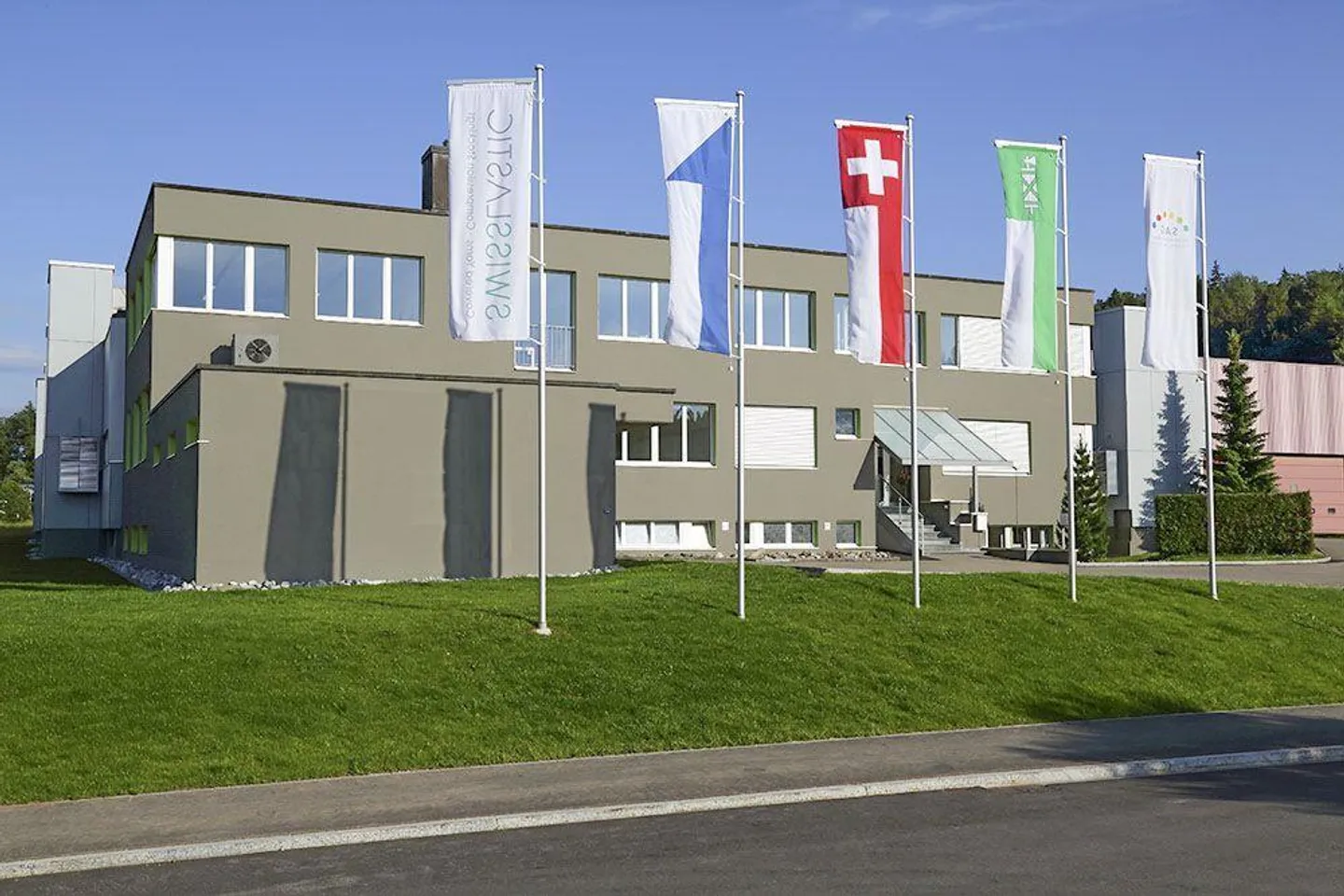 Mischgenutztes Gebäude kaufen - Foto 1 von 9