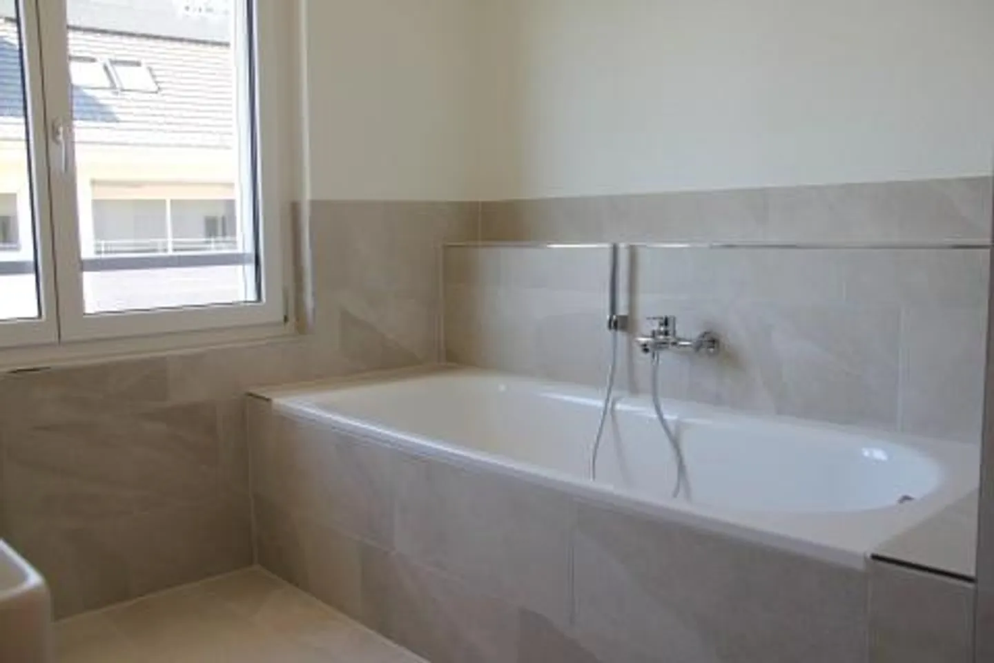 **FIRST OCCUPANCY** - 4.5 Room Apartment - Photo 9 of 17