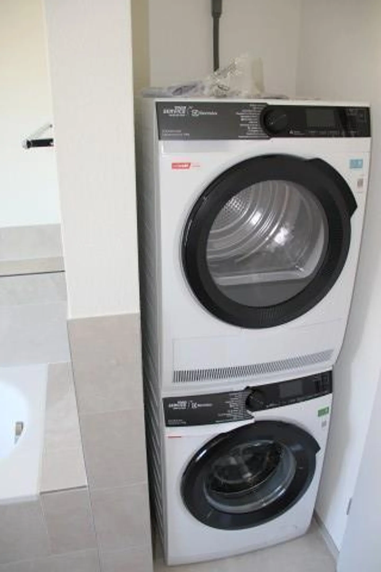 **FIRST OCCUPANCY** - 4.5 Room Apartment - Photo 10 of 17