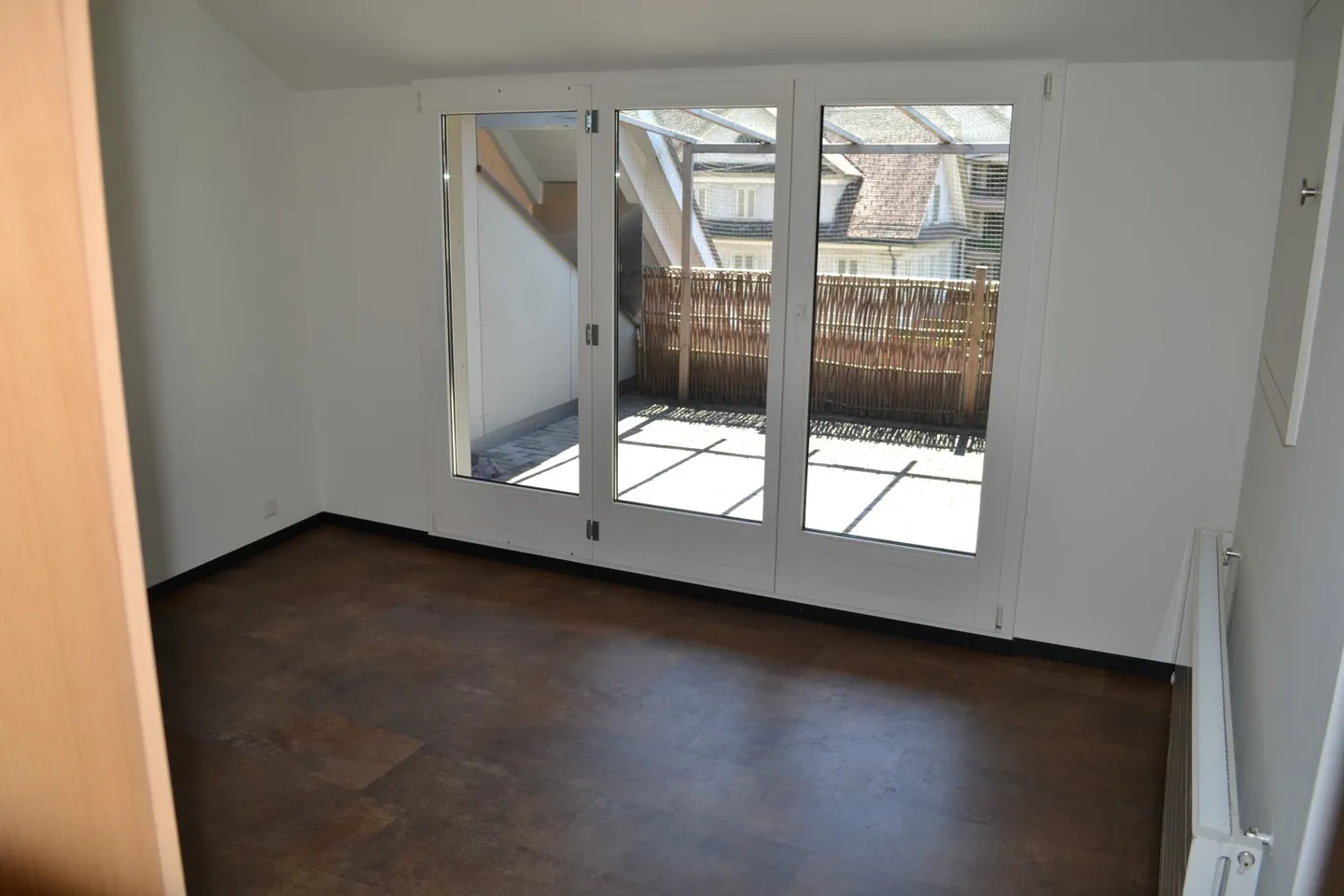 Spacious 5.5-room penthouse with fireplace and balcony in Schüpfheim - Photo 7 of 11