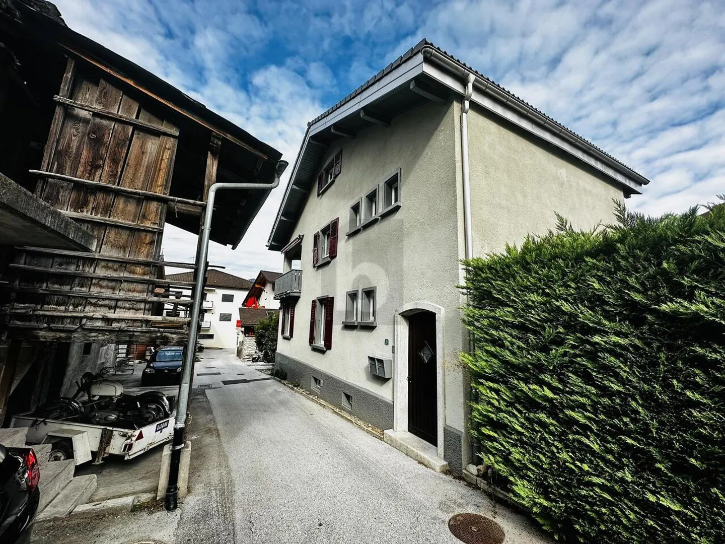 MIT SCHEUNE, FÜR INVESTOREN, RENOVIERT - Foto 1 von 5