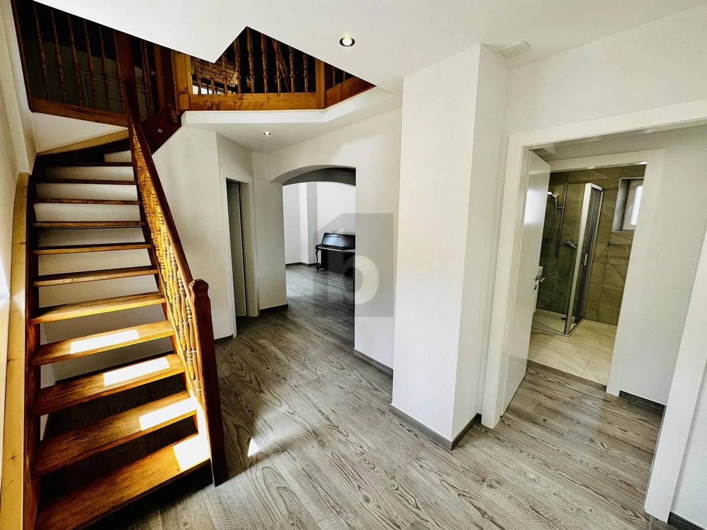 MIT SCHEUNE, FÜR INVESTOREN, RENOVIERT - Foto 3 von 5