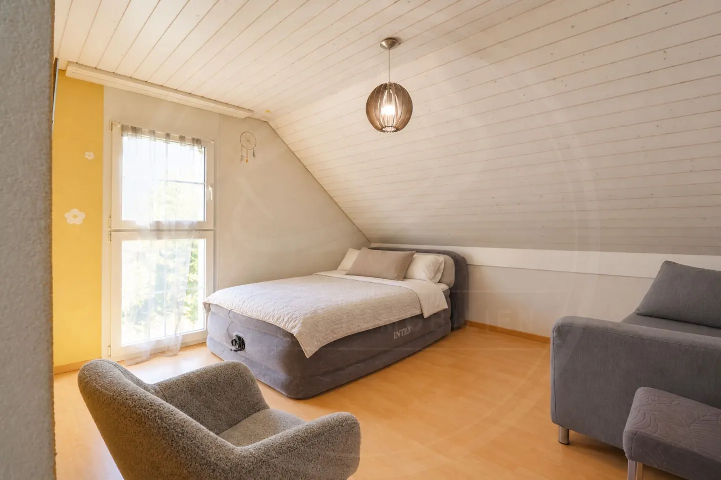 Maison individuelle de 5½ pièces avec jardin et 2 places de parking en sous-sol - Photo 8 sur 12