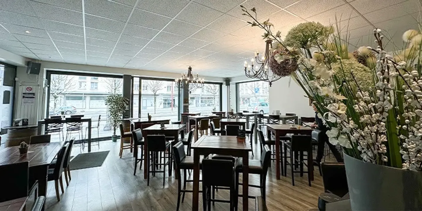 Gewerberäumlichkeiten mit Bar - Foto 2 von 5