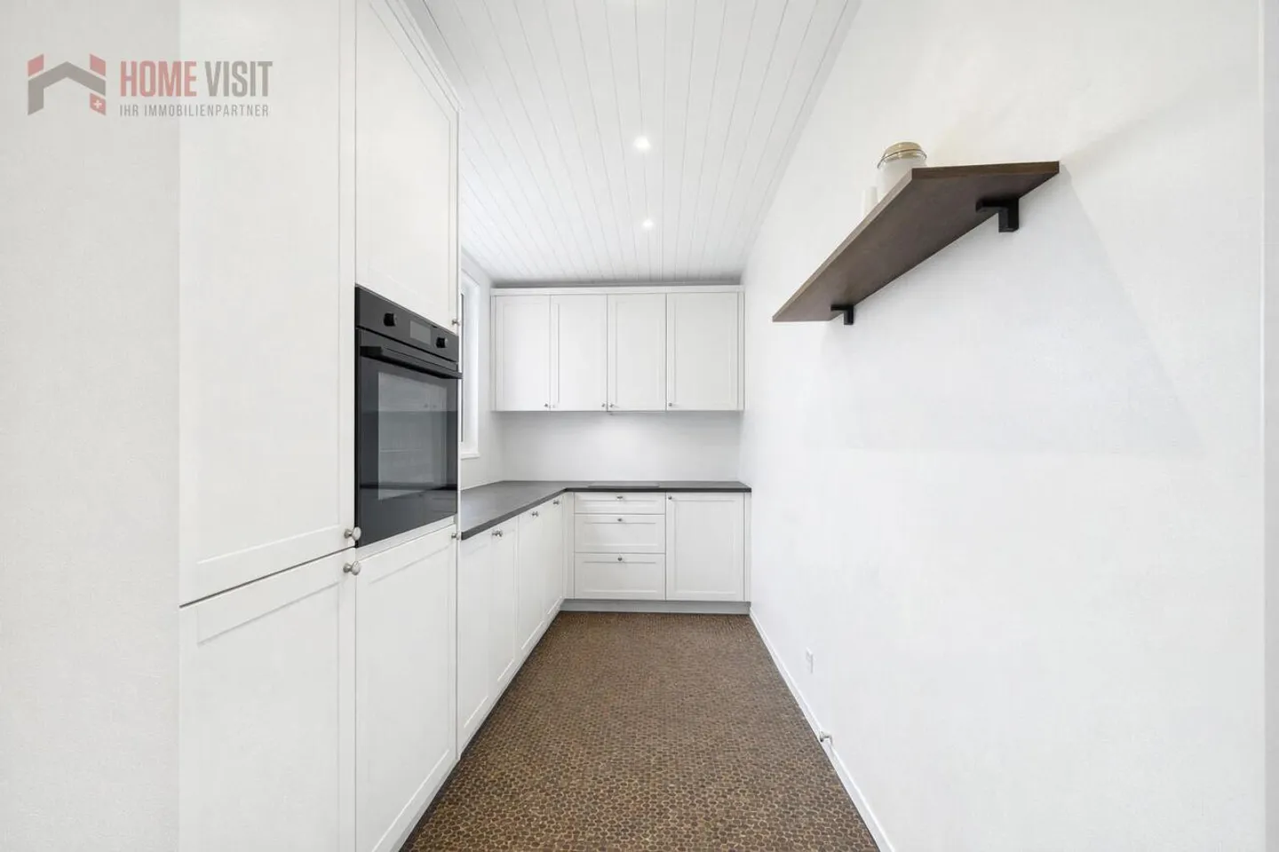 Wohnen über Allschwil – renovierte 4.5-Zi.-Dachwohnung mit Cheminée - Foto 4 di 19