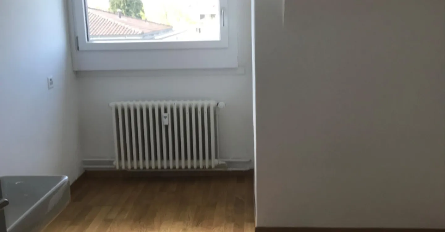 Stanza per il bricolage con lavabo - Foto 3 di 3