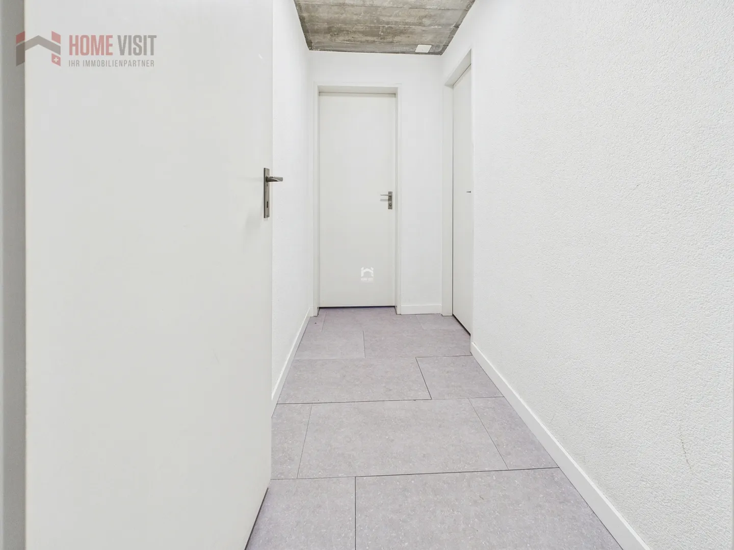 Wohnen über Allschwil – renovierte 4.5-Zi.-Dachwohnung mit Cheminée - Foto 15 di 19