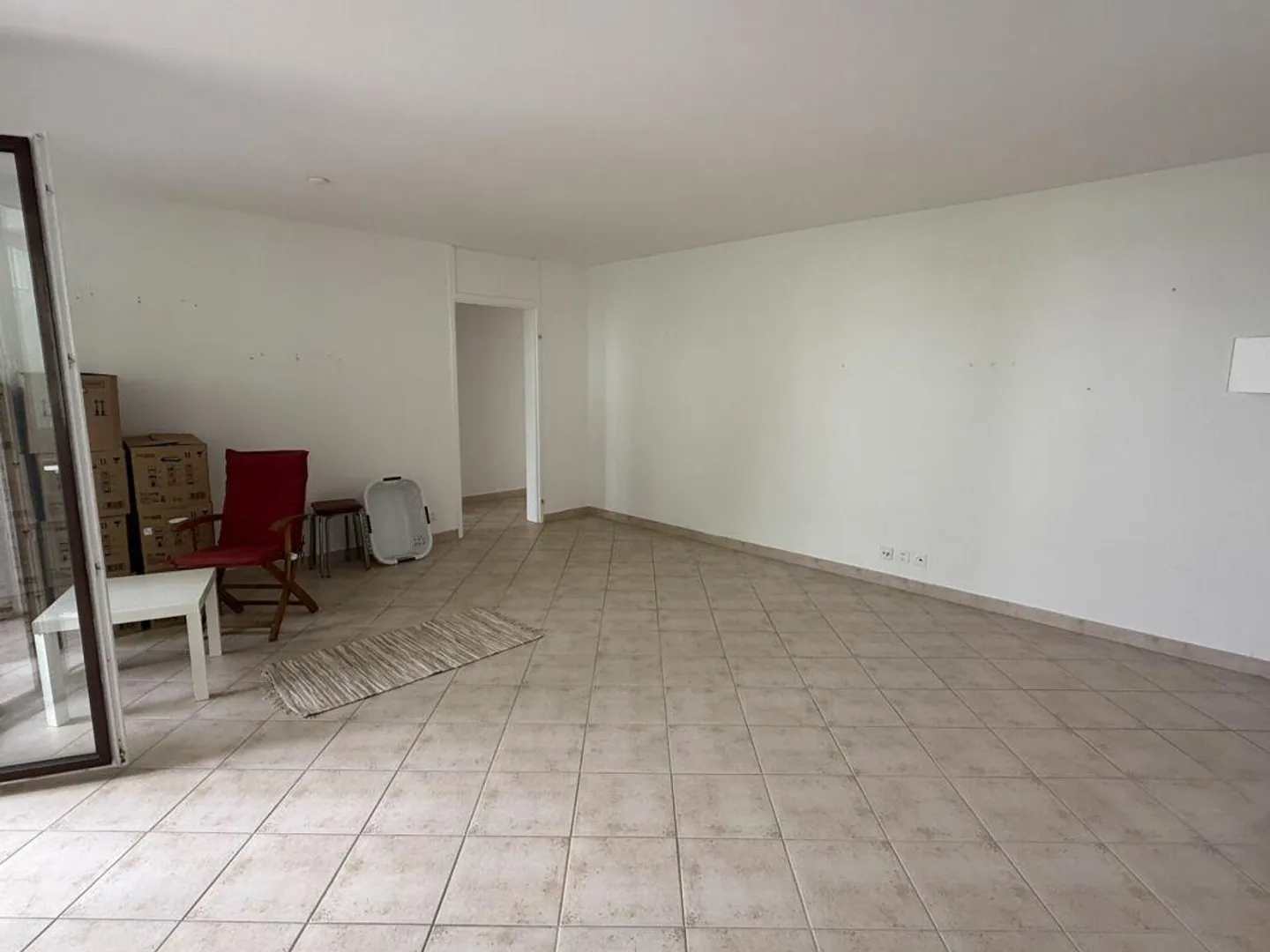 Appartamento luminoso di 4 stanze ad Aesch BL - Foto 3 di 12