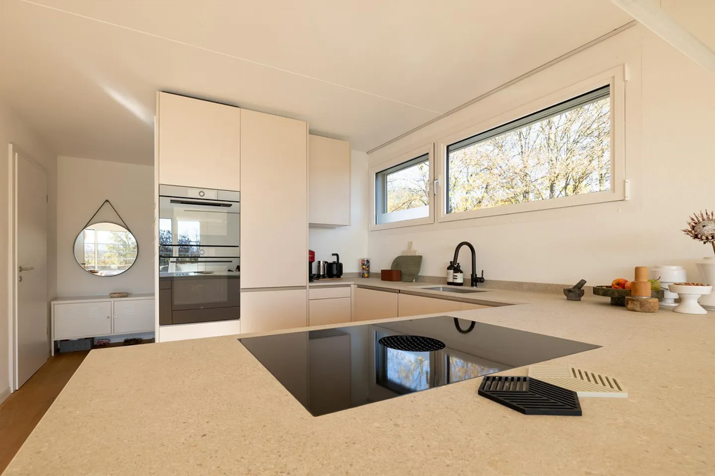 Appartamento con terrazza tranquilla e centrale con bella vista - Foto 5 di 16