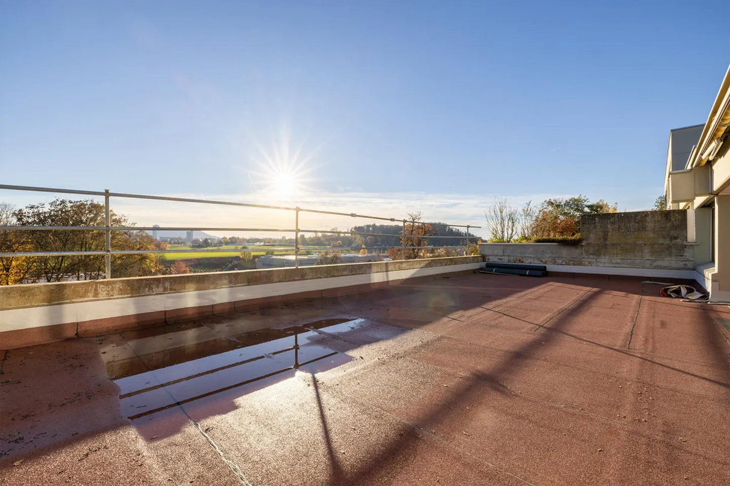 Appartamento con terrazza tranquilla e centrale con bella vista - Foto 16 di 16