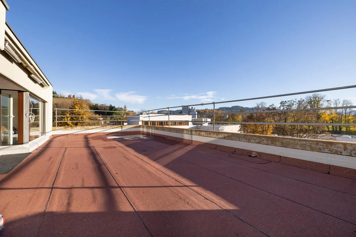 Appartamento con terrazza tranquilla e centrale con bella vista - Foto 15 di 16