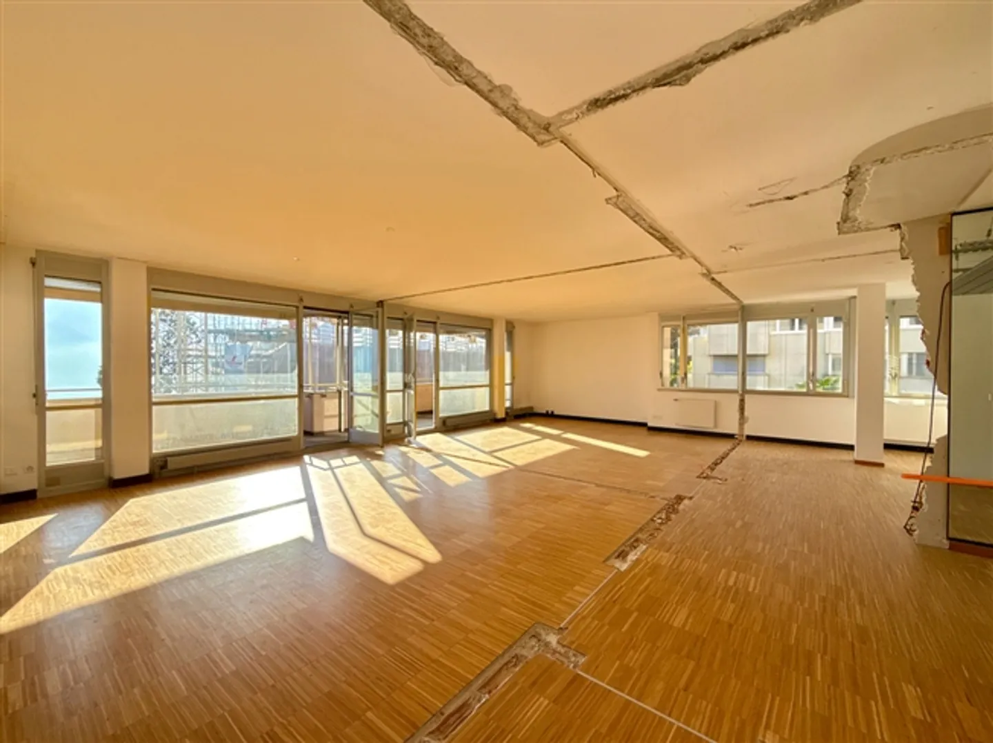 A privileged view of the lakeshore of Lugano - Photo 5 of 12