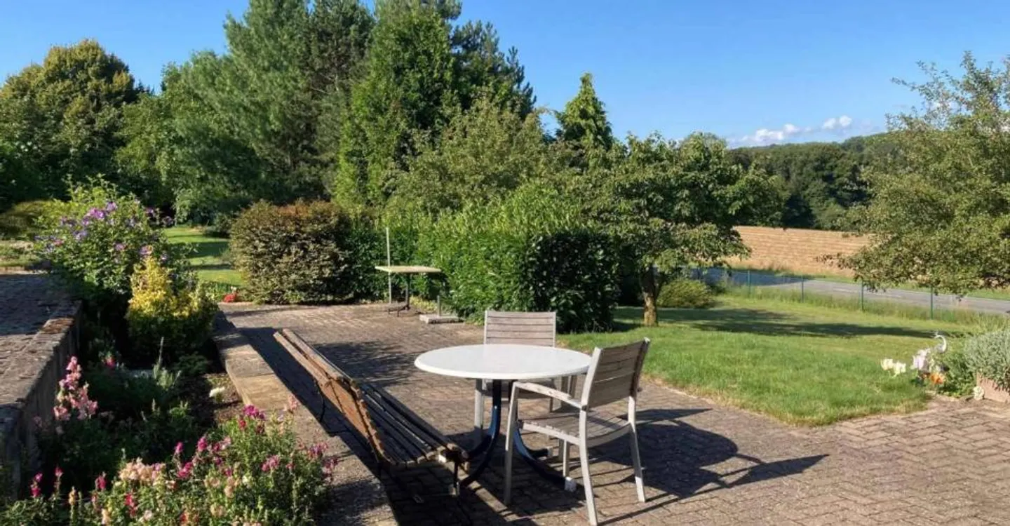 Charmantes Familienhaus mit Garten - Foto 11 von 12