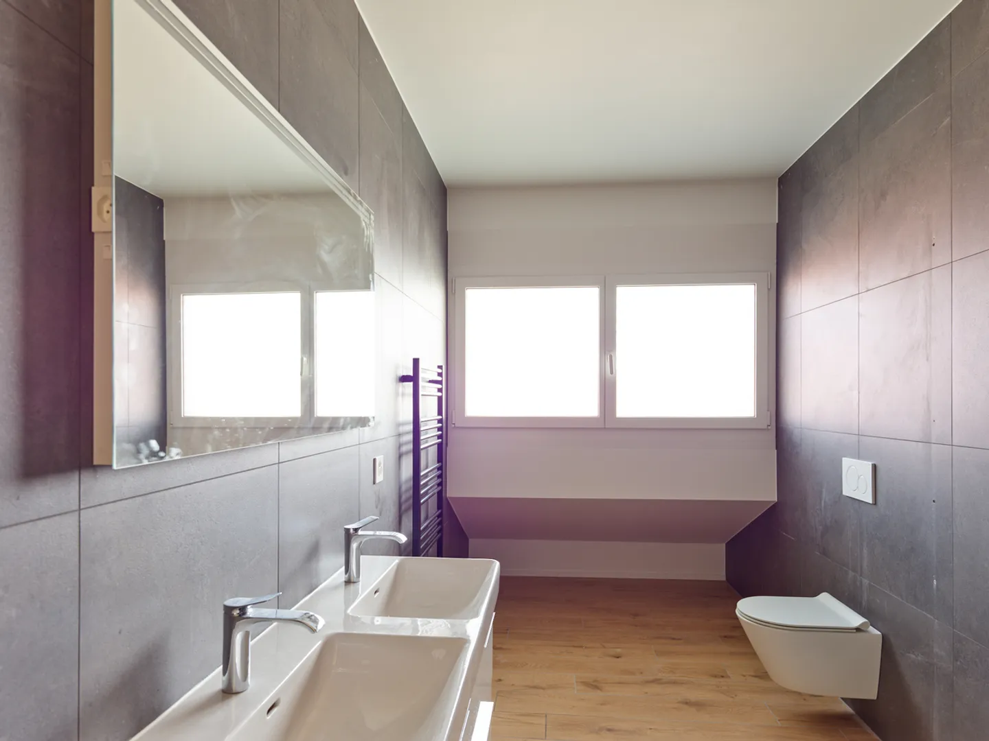 Luxurious 2.5 penthouse apartment, large glazing with covered balcony - Photo 5 of 6