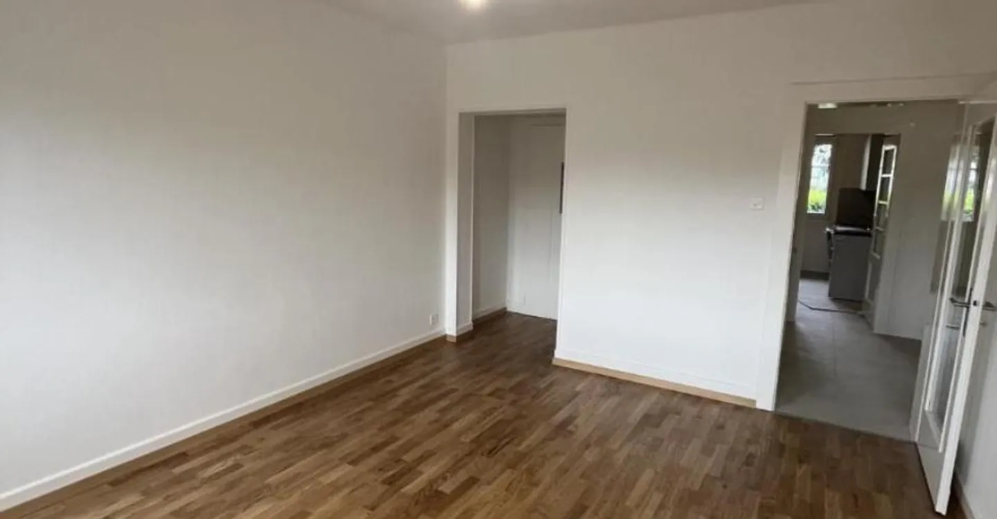 Charming Renovated Apartment - Photo 1 of 7