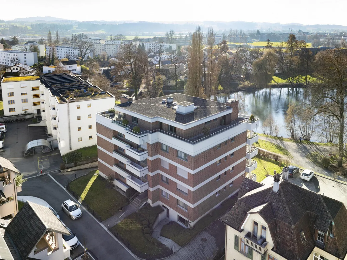 5.5-Room Penthouse Apartment with Lake View - Photo 2 of 30