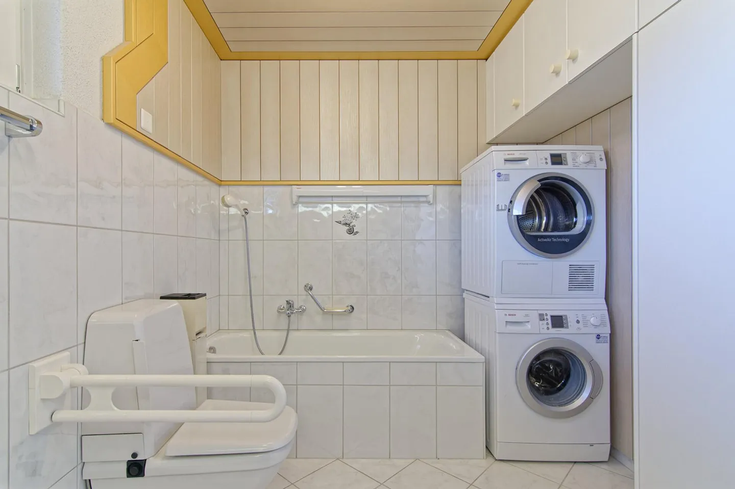 5.5-Room Penthouse Apartment with Lake View - Photo 6 of 30