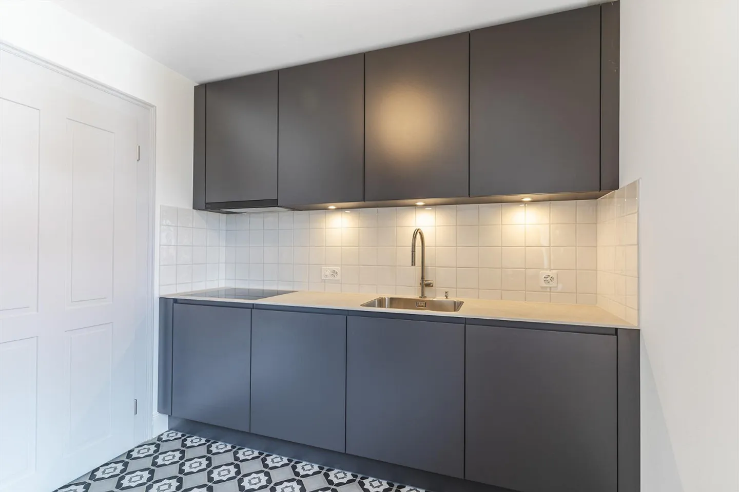 Appartamento 5 locali ristrutturato con stile a Rorschach - Foto 3 di 9