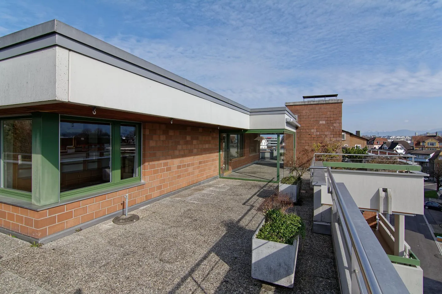 5.5-Room Penthouse Apartment with Lake View - Photo 29 of 30